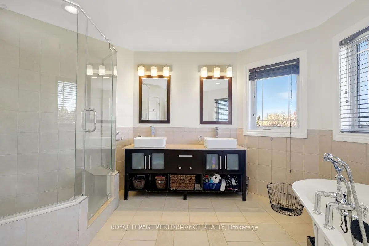 6598 Courtland Grove Crescent