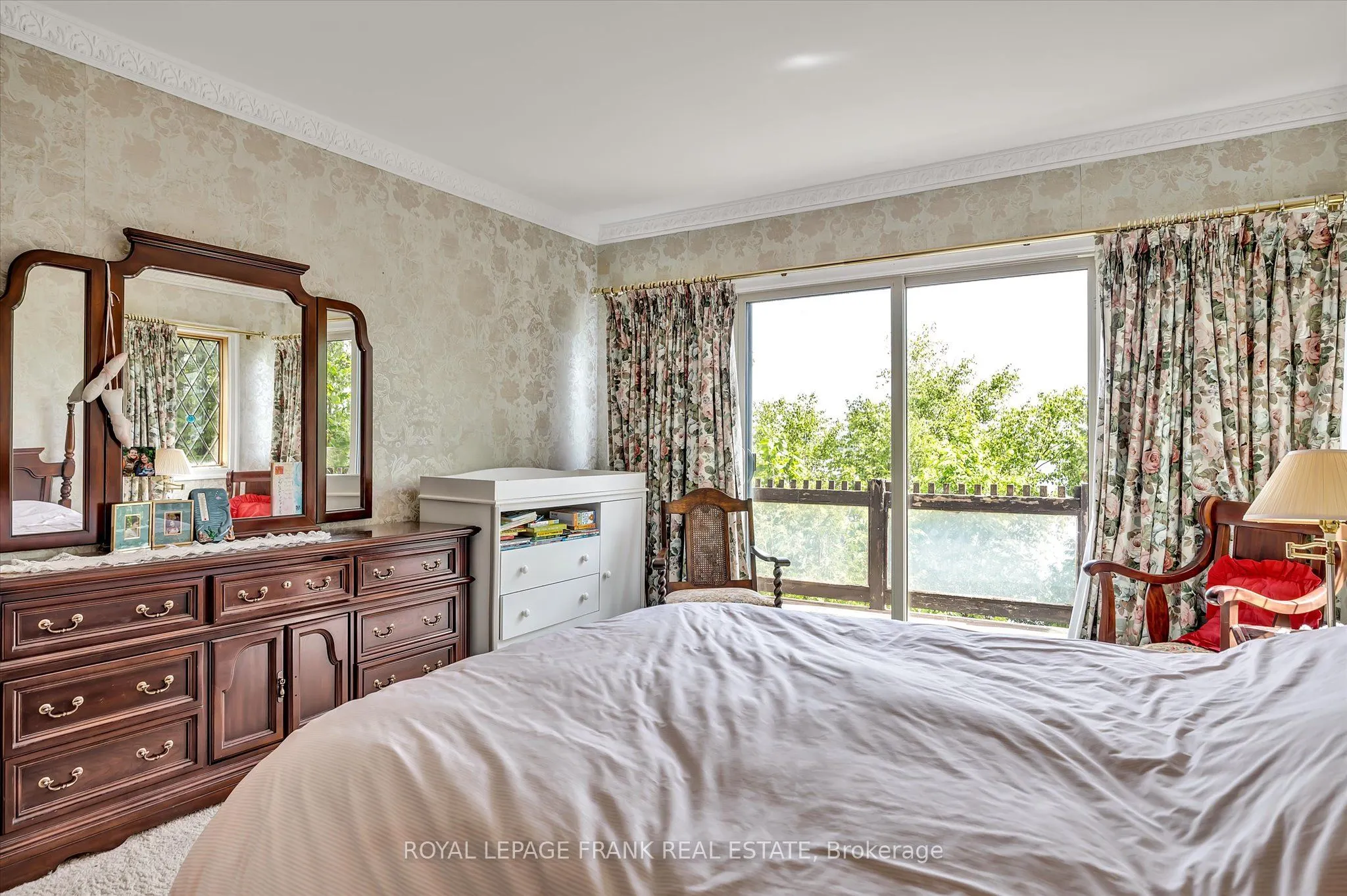 1194 Birchview Road