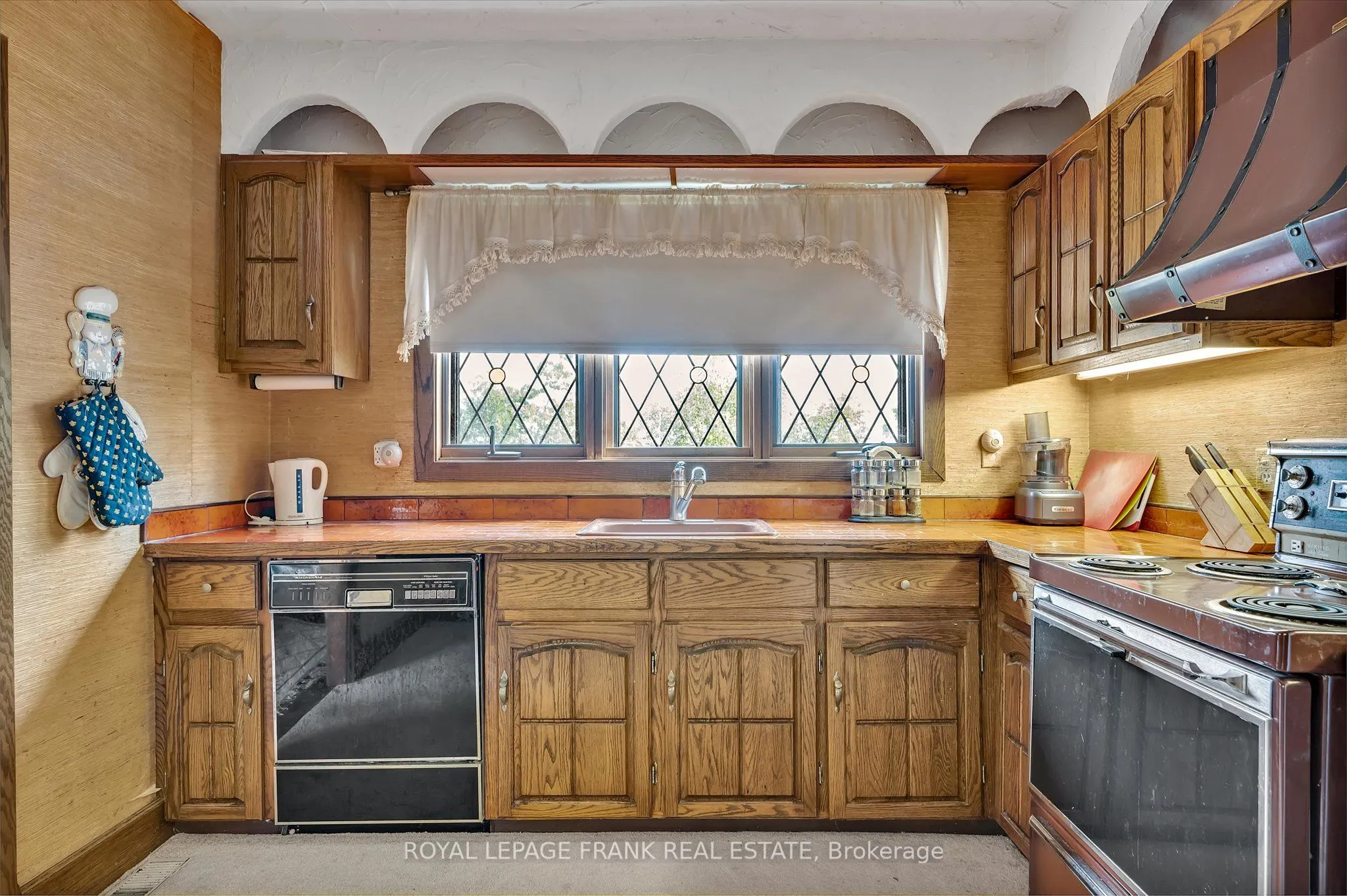 1194 Birchview Road