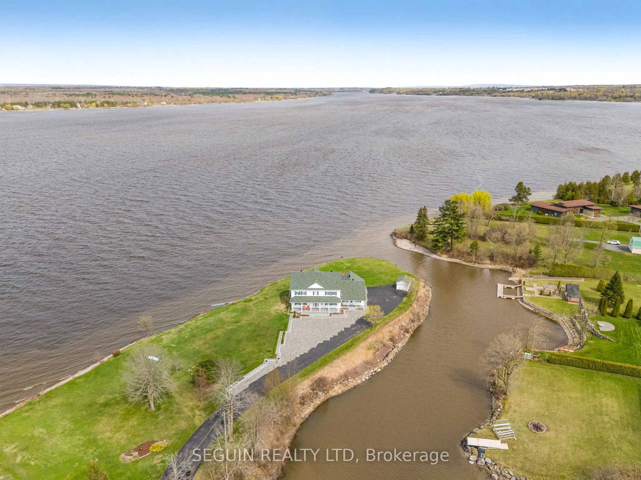 3519 Front Road