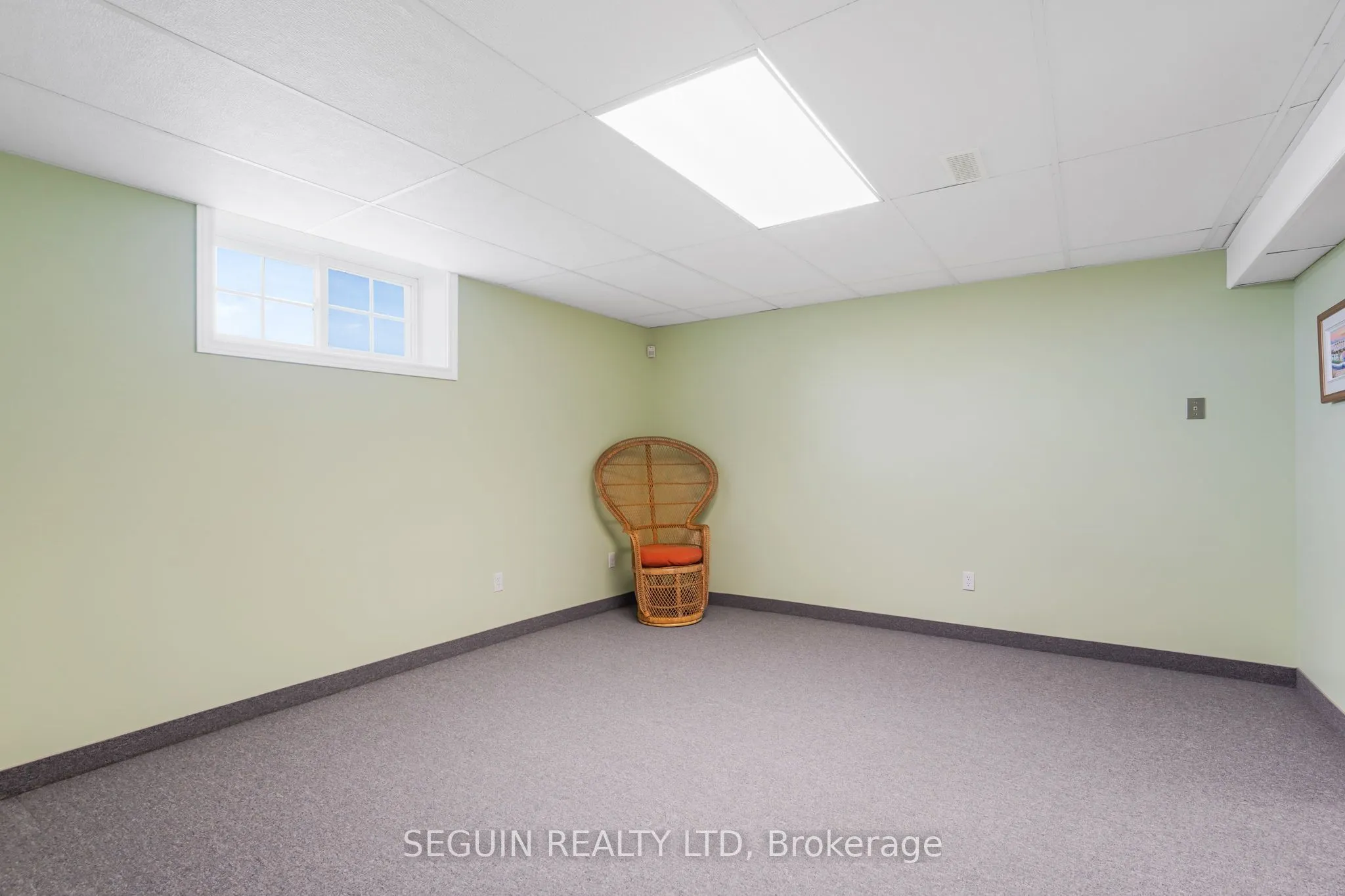 3519 Front Road