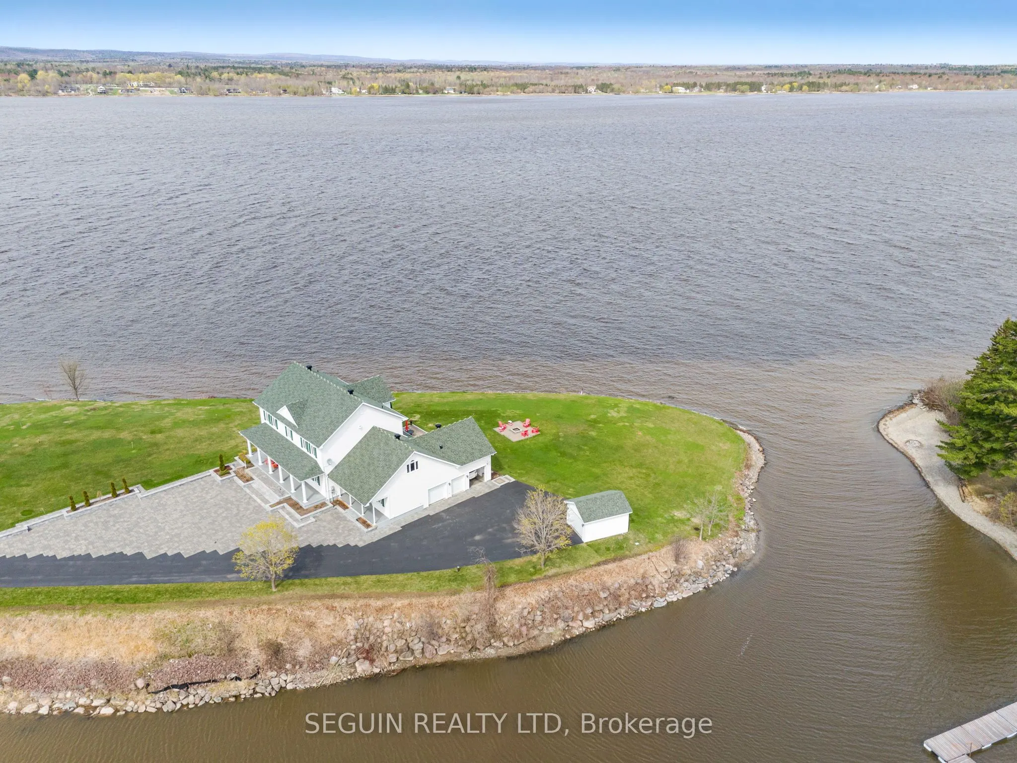 3519 Front Road