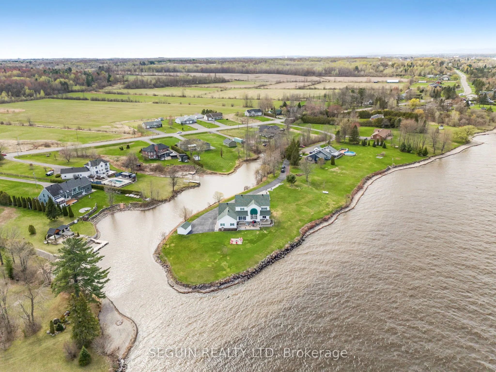 3519 Front Road