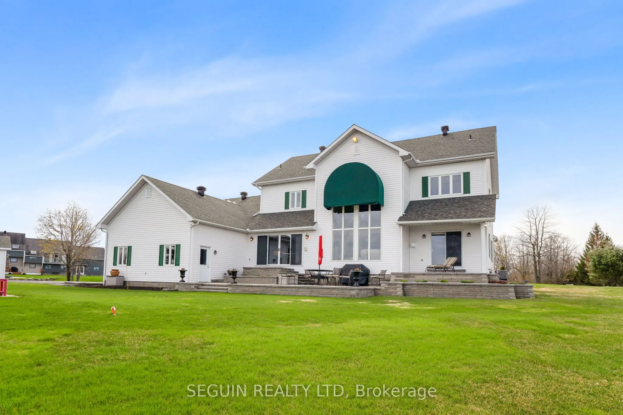 3519 Front Road