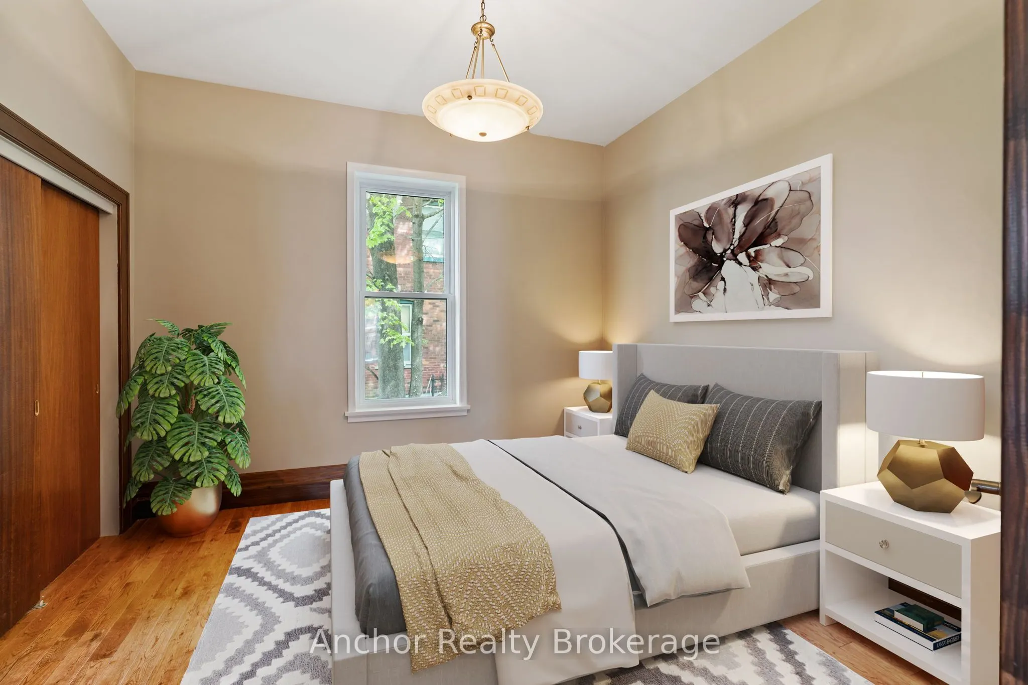 147 Talbot Street S