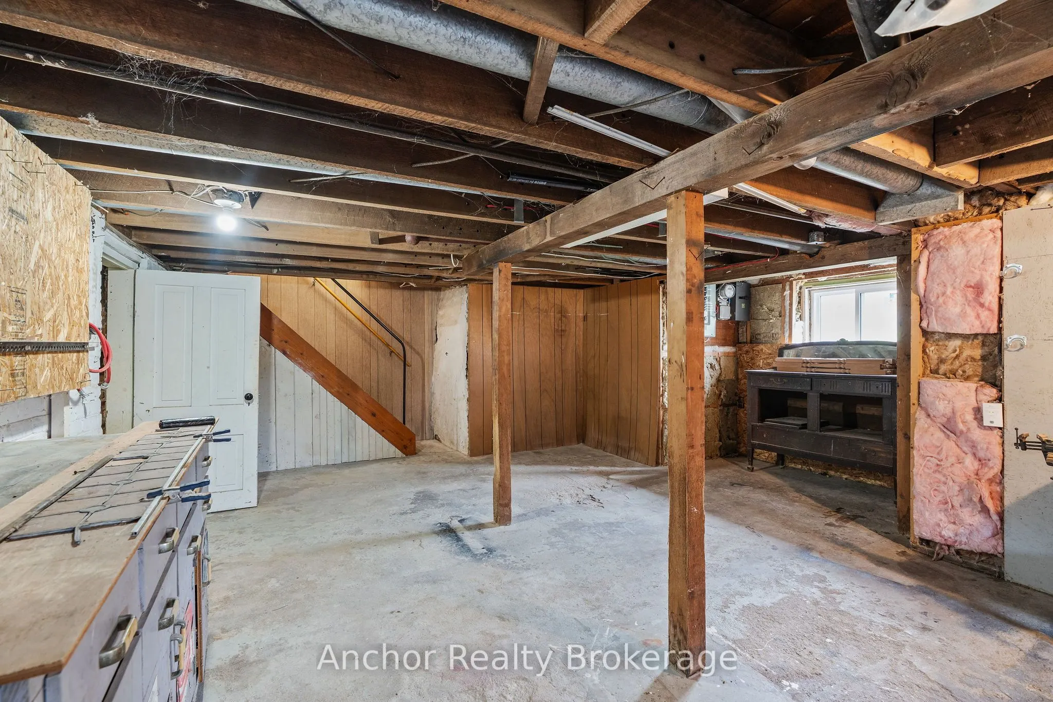 147 Talbot Street S