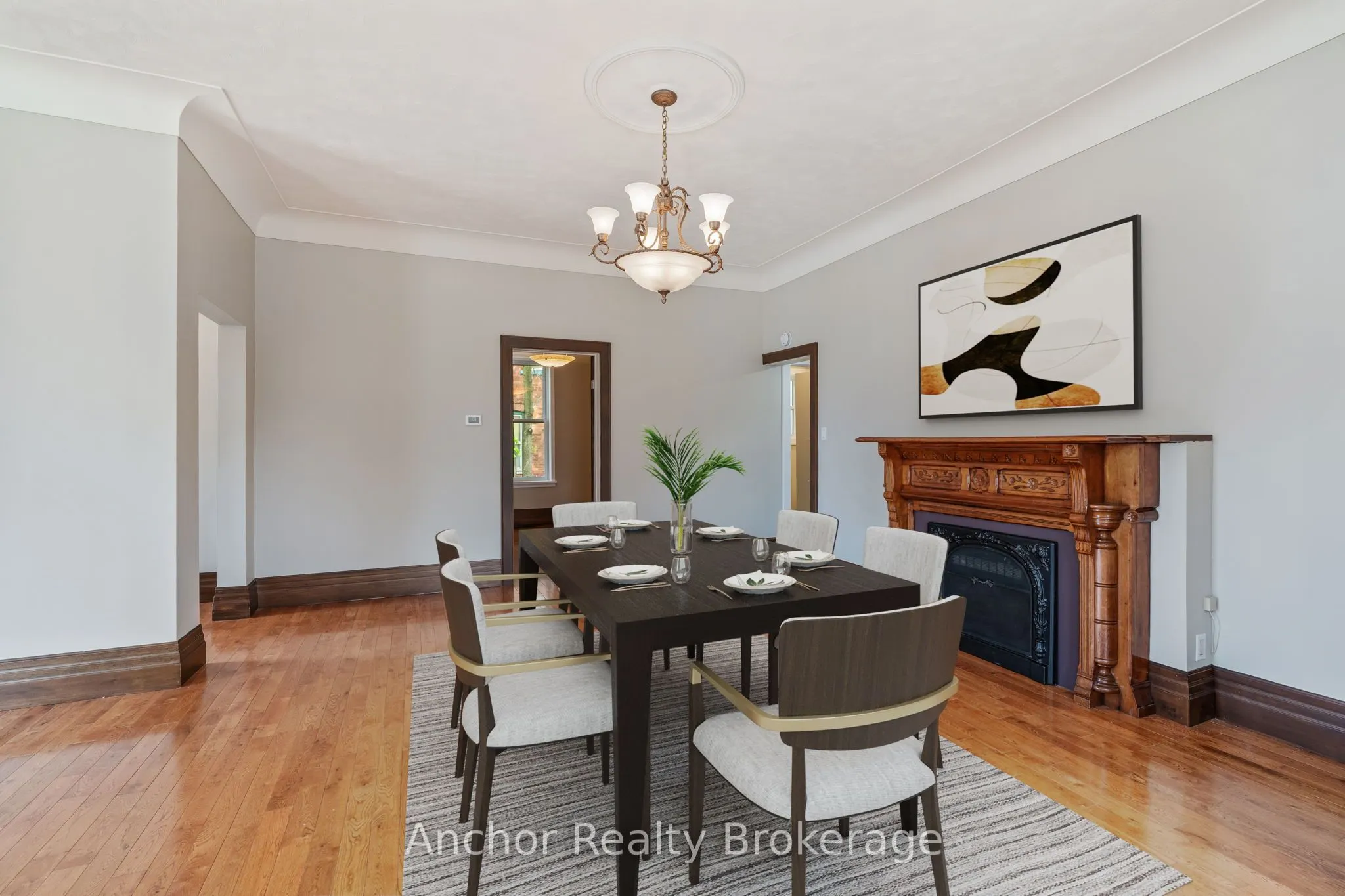 147 Talbot Street S