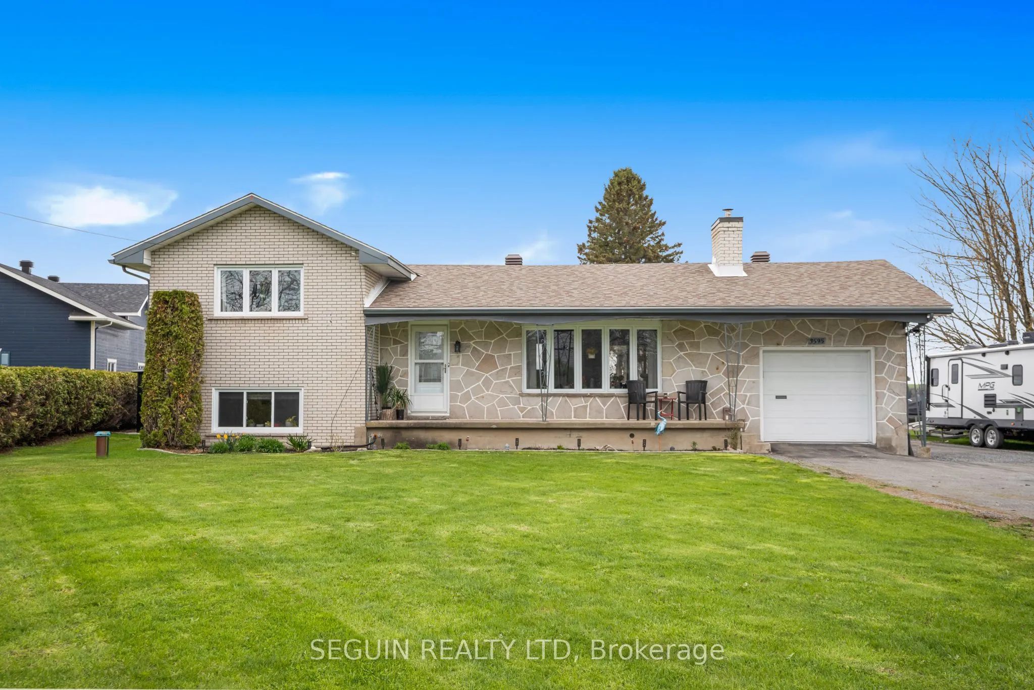 3595 Front Road