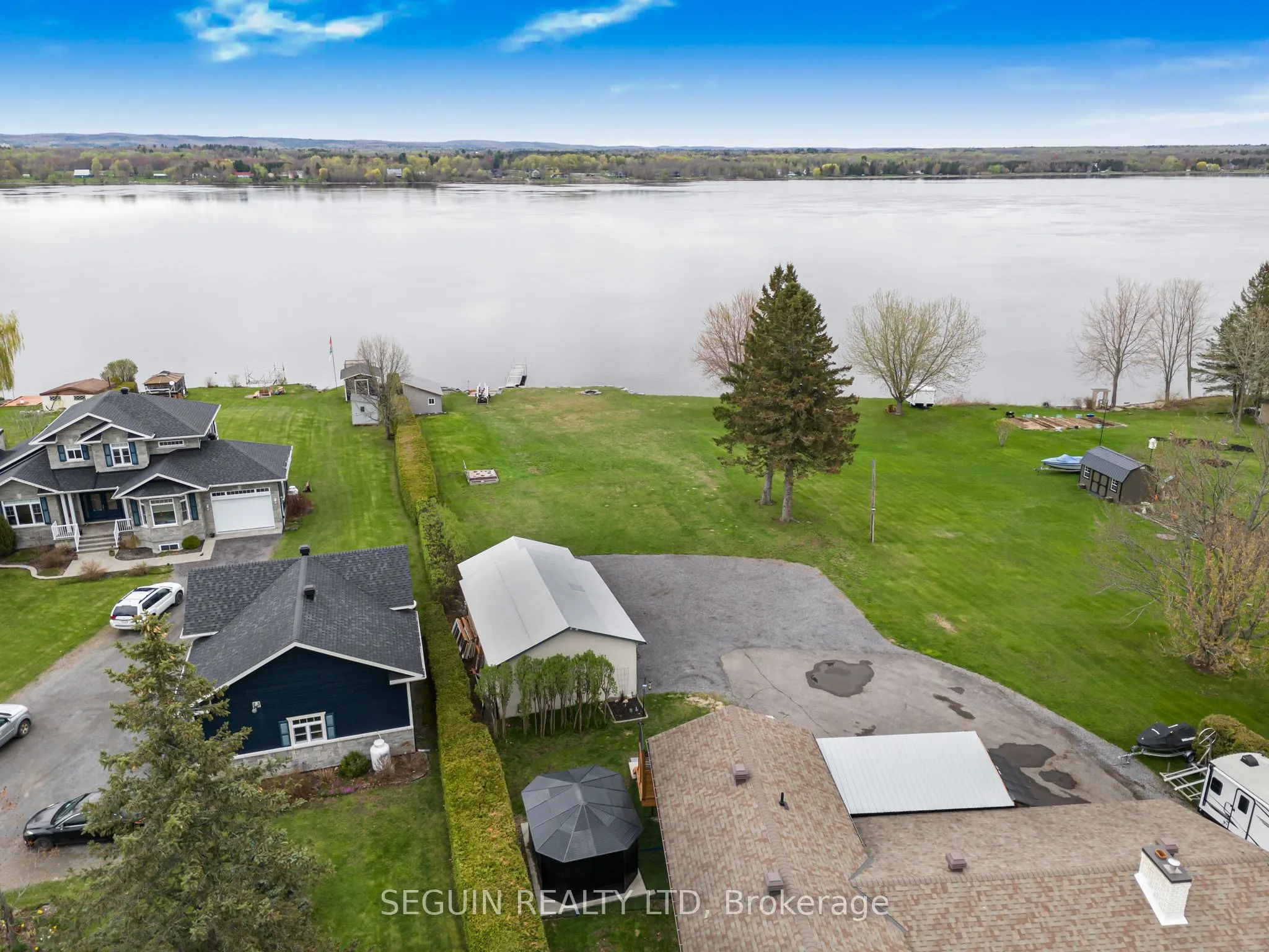 3595 Front Road