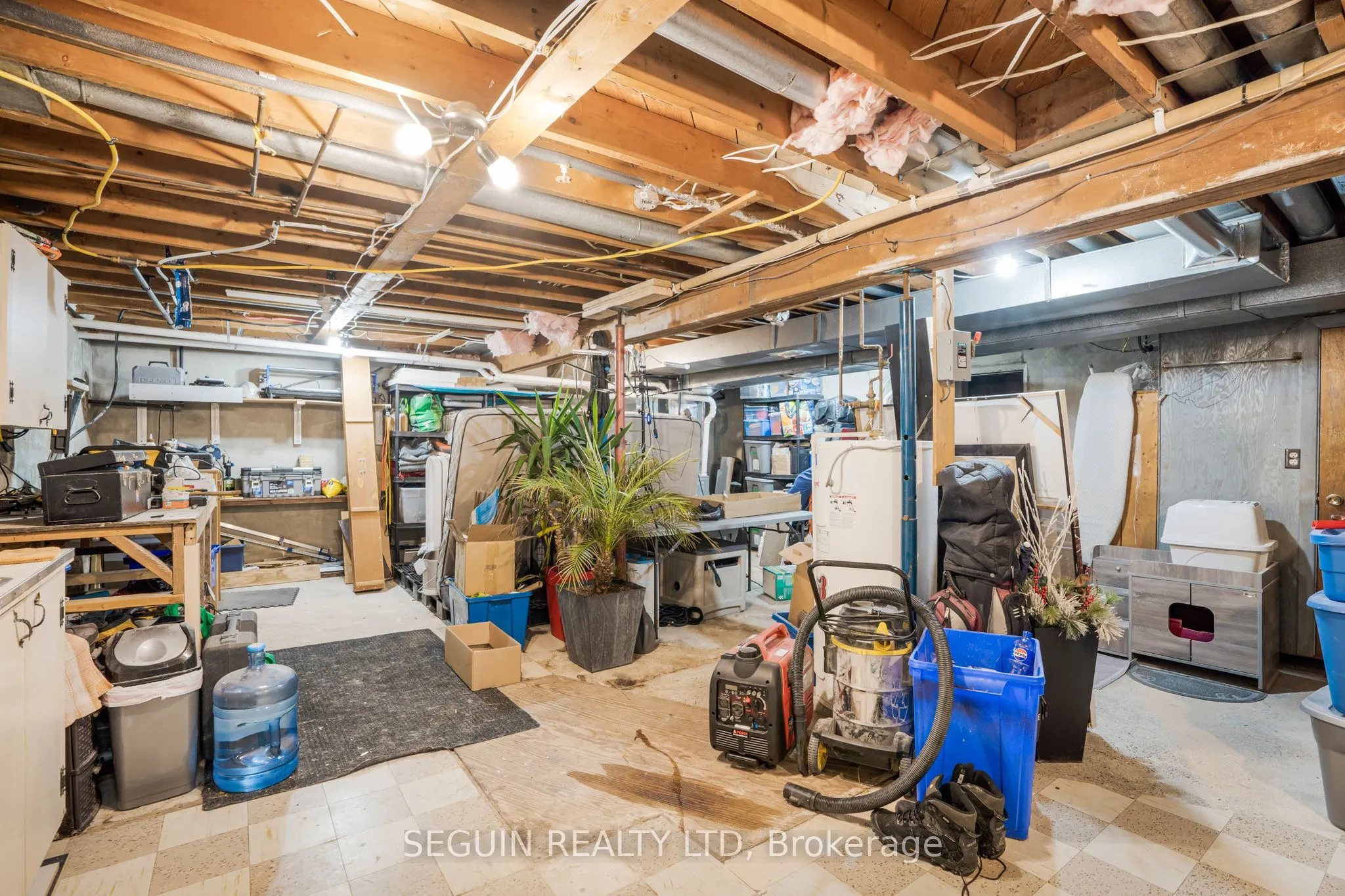 3595 Front Road