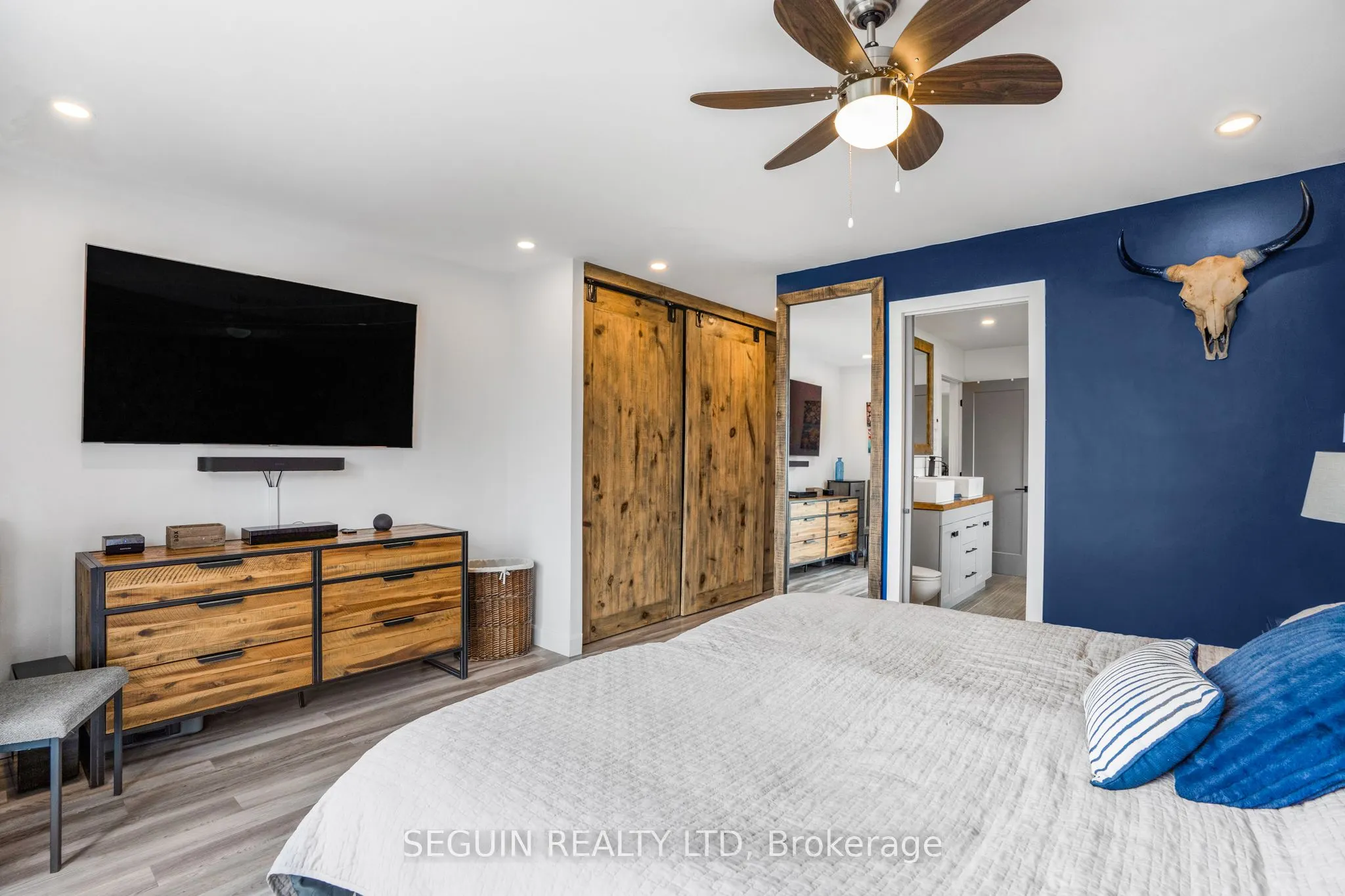 3595 Front Road