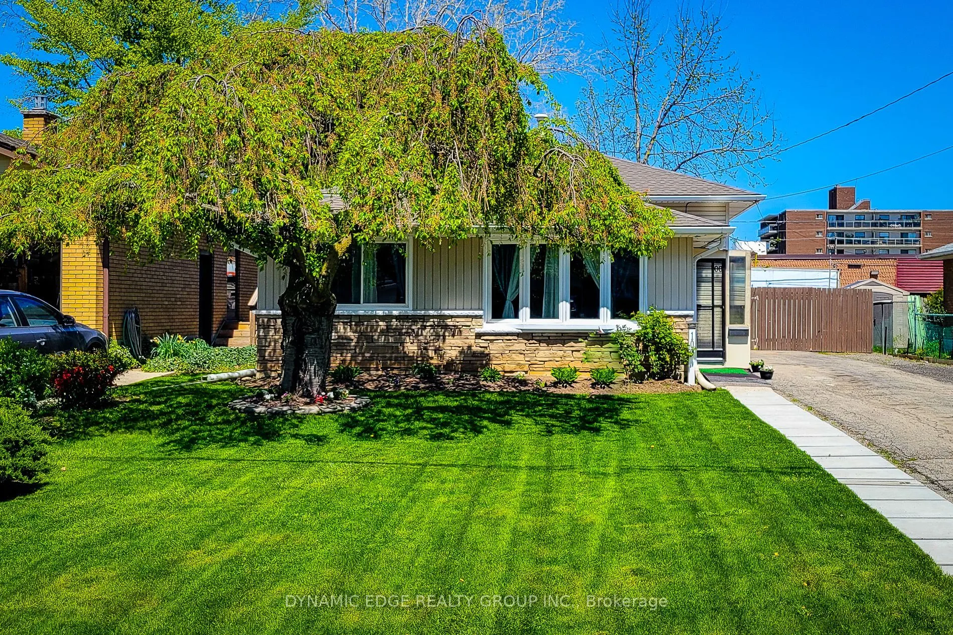 100 Mountain Avenue N