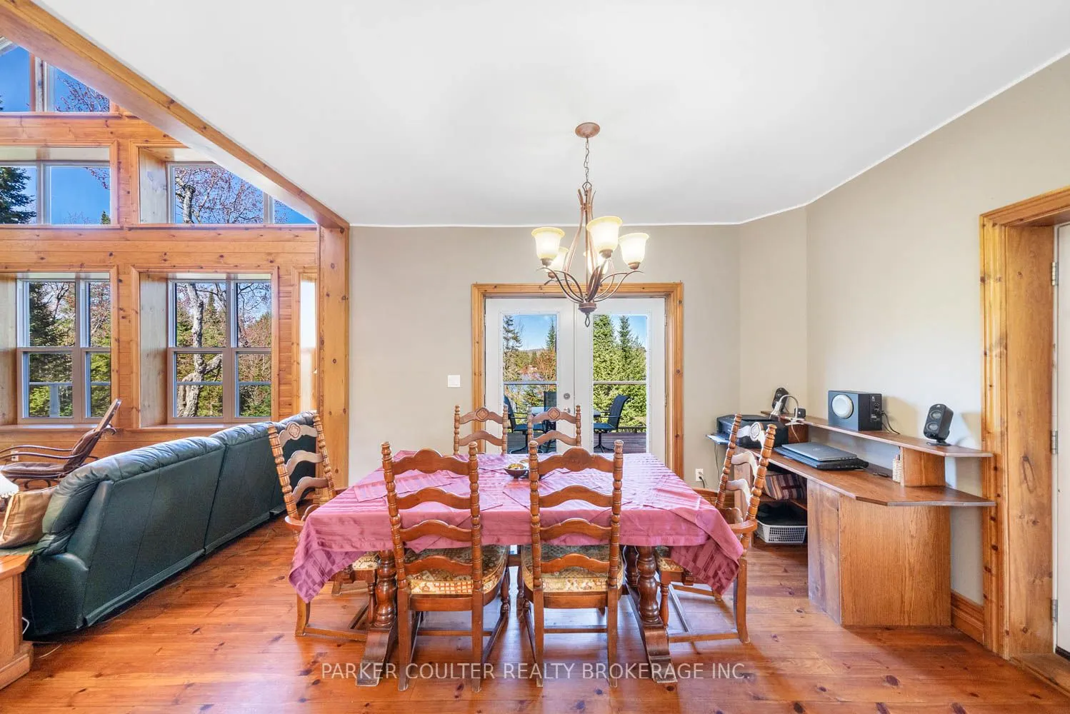 390 Pinegrove Road