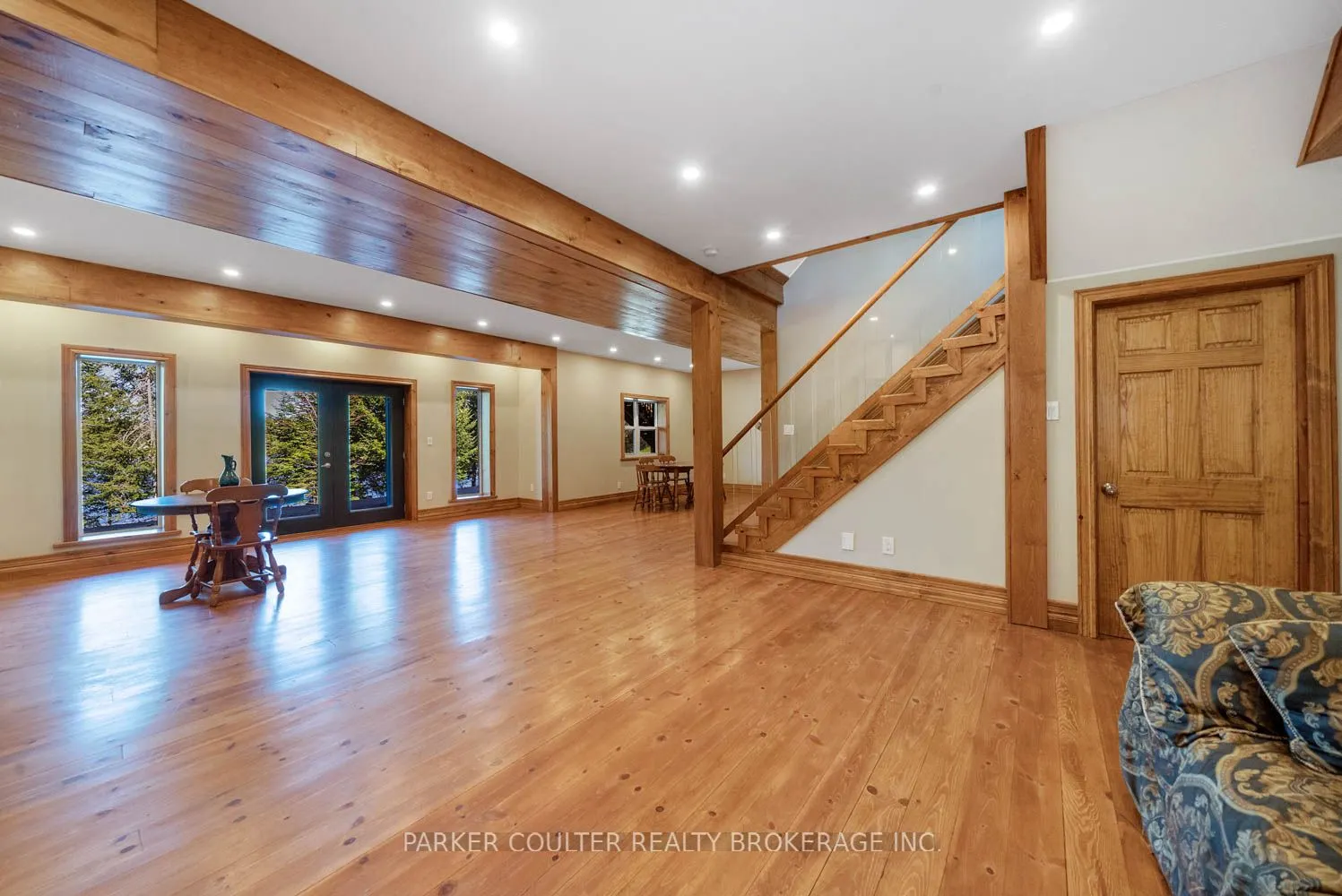 390 Pinegrove Road
