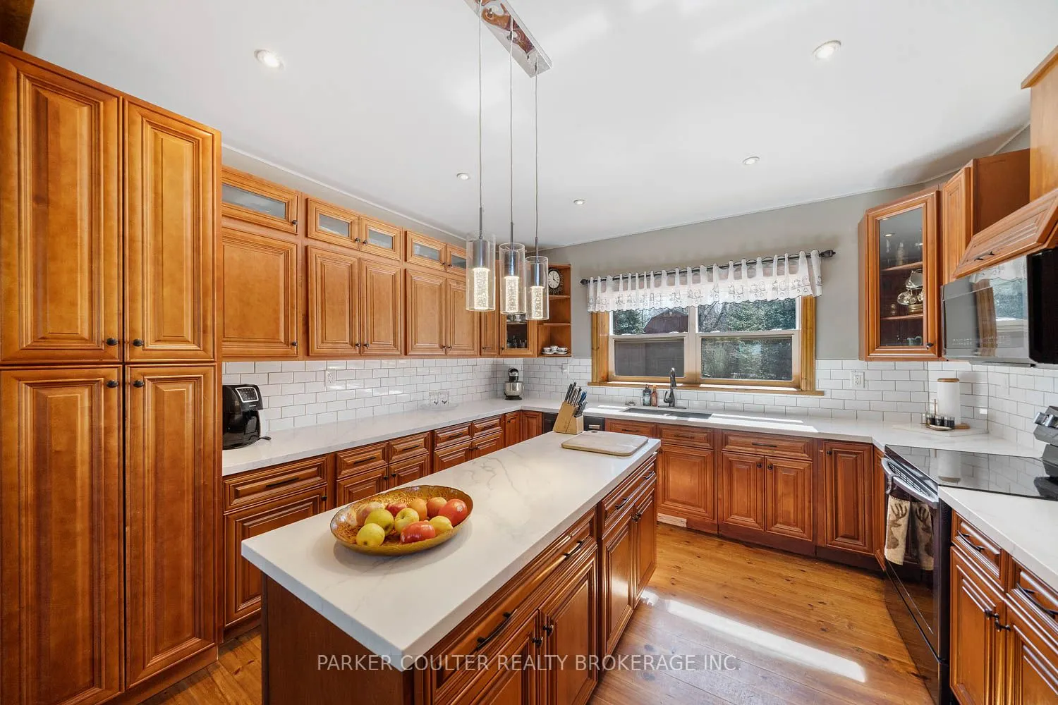 390 Pinegrove Road