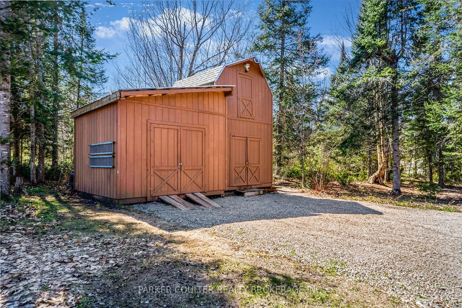 390 Pinegrove Road