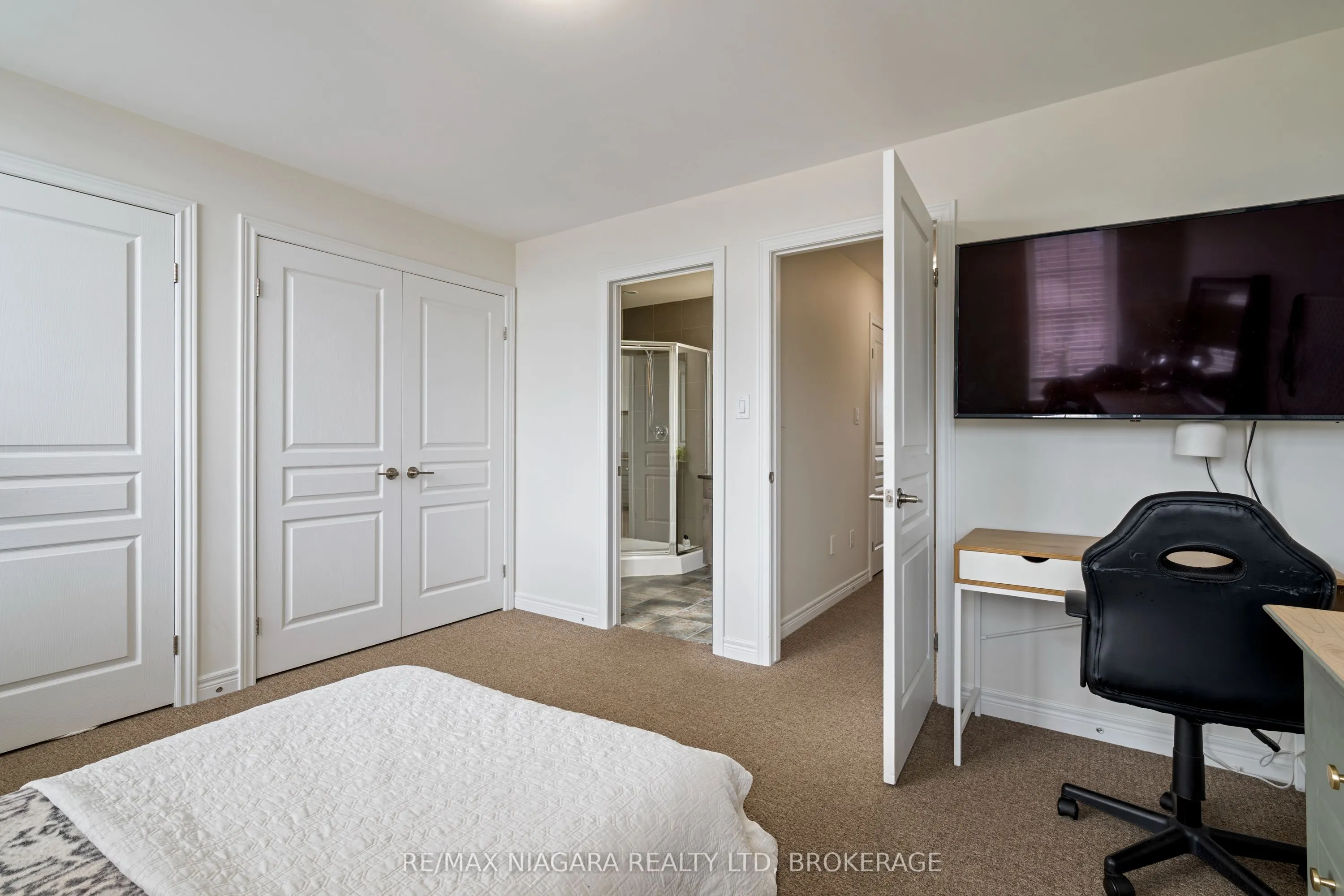 541 WINSTON Road, #19