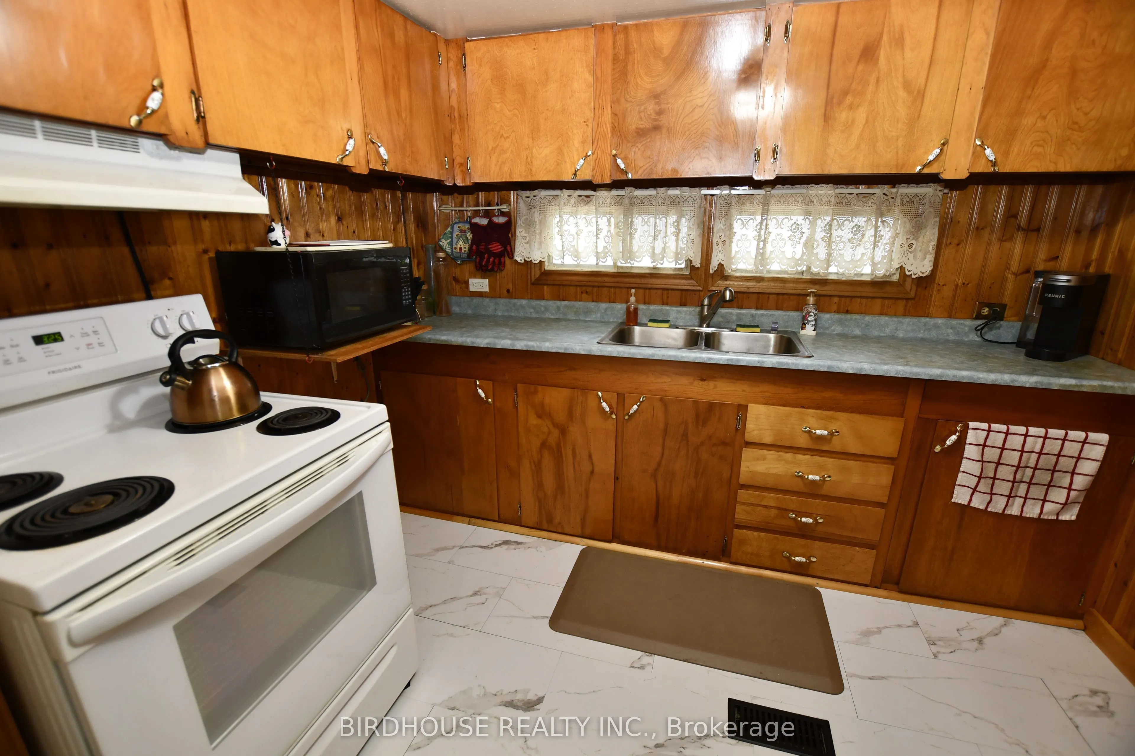 1084 South Algonquin Road
