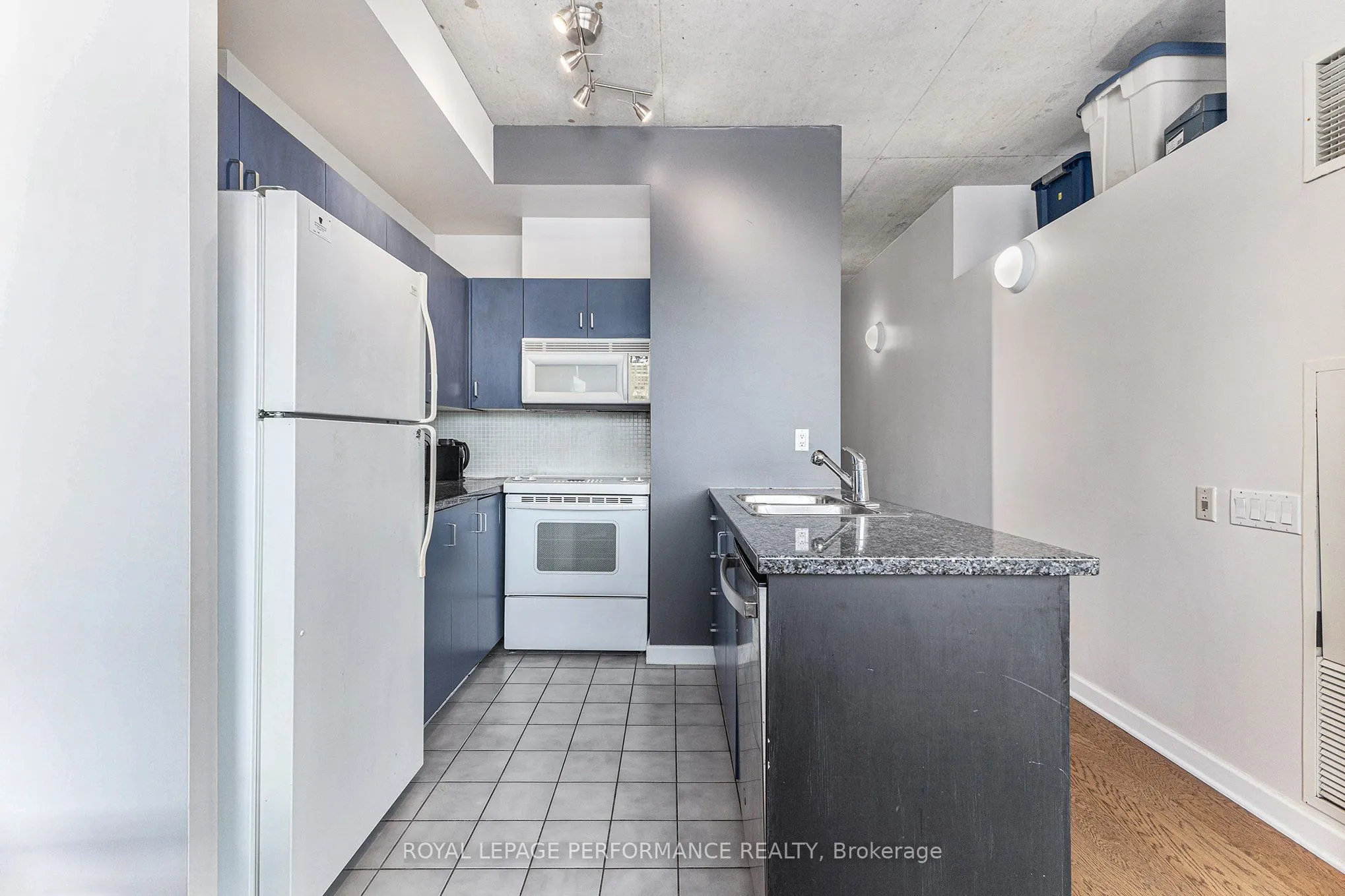 180 York Street, #302
