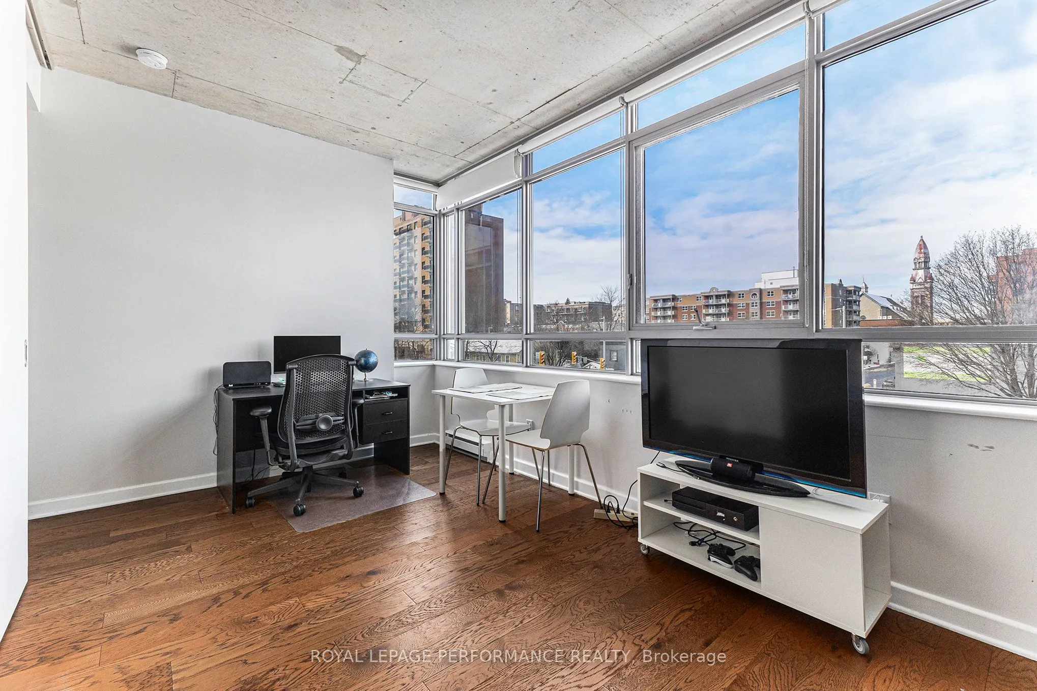 180 York Street, #302
