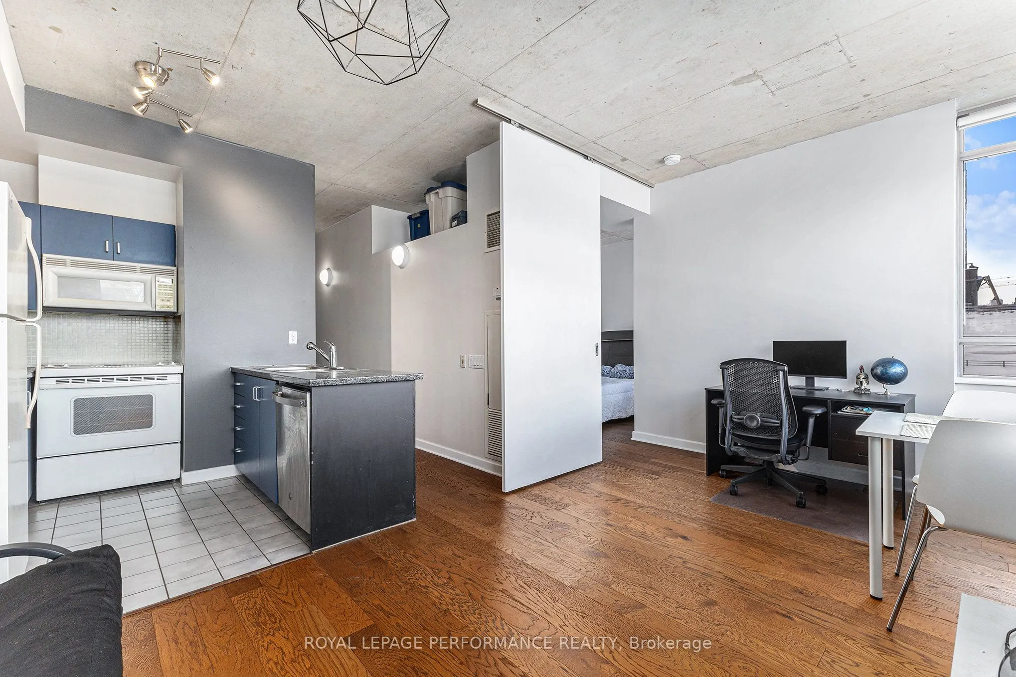 180 York Street, #302
