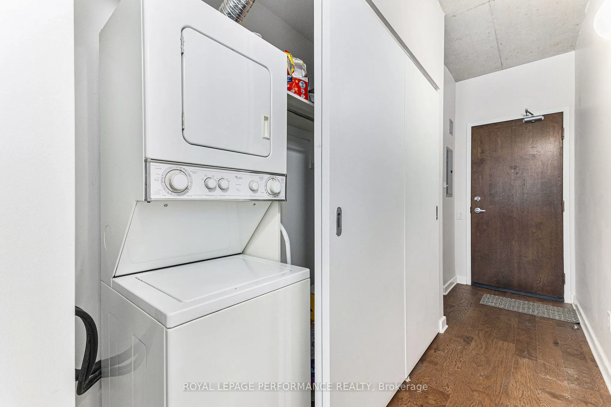 180 York Street, #302