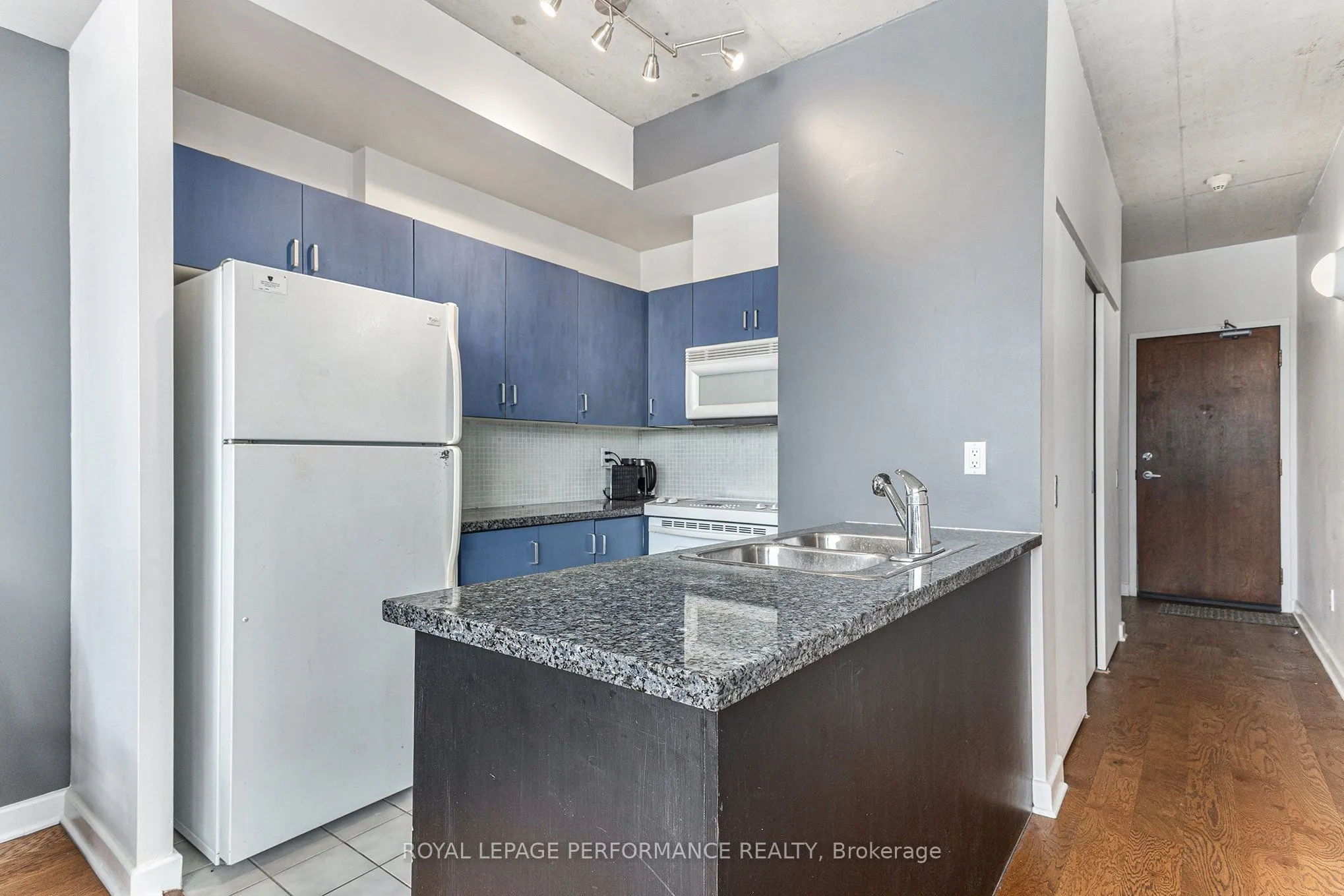 180 York Street, #302