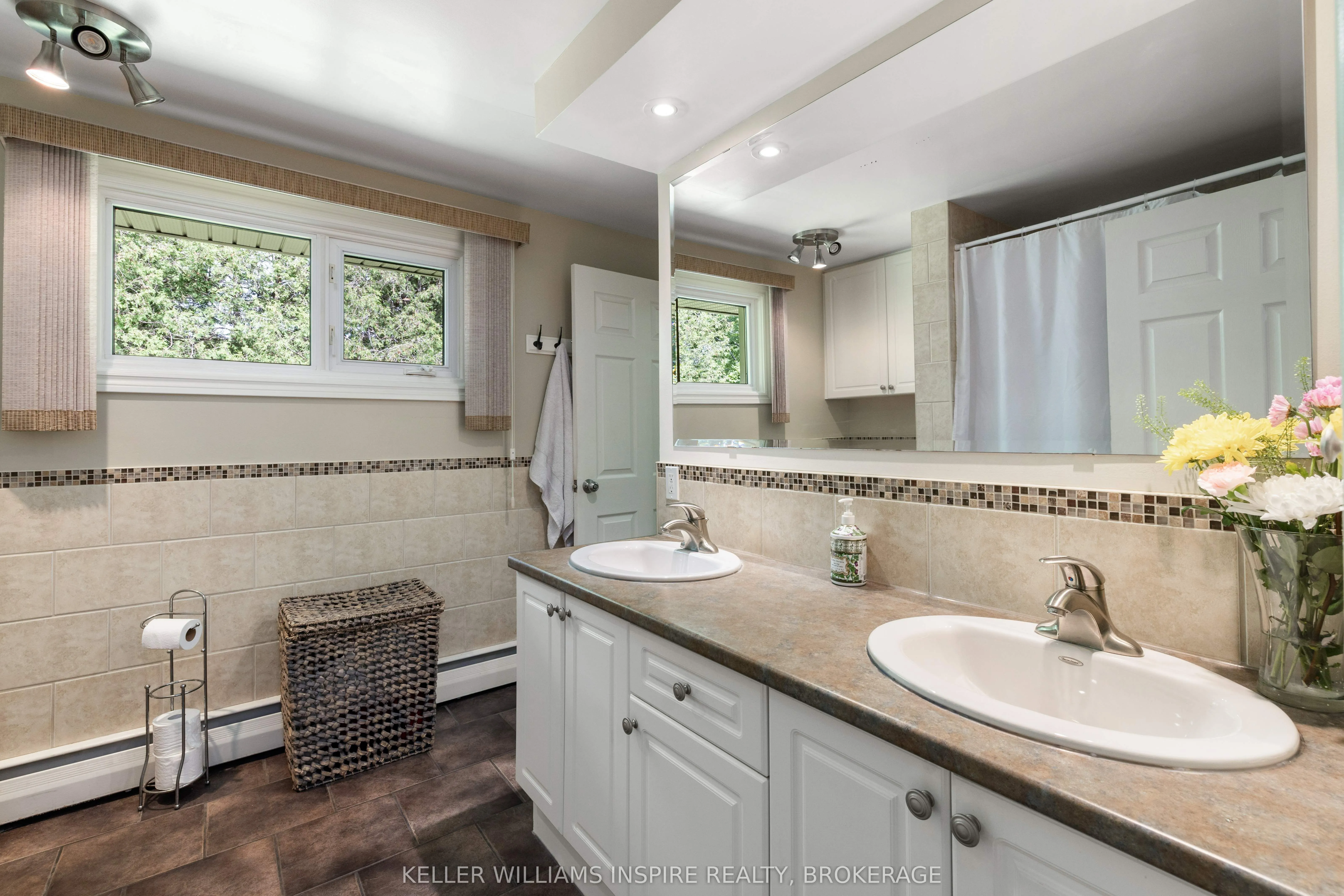 3 Helena Place