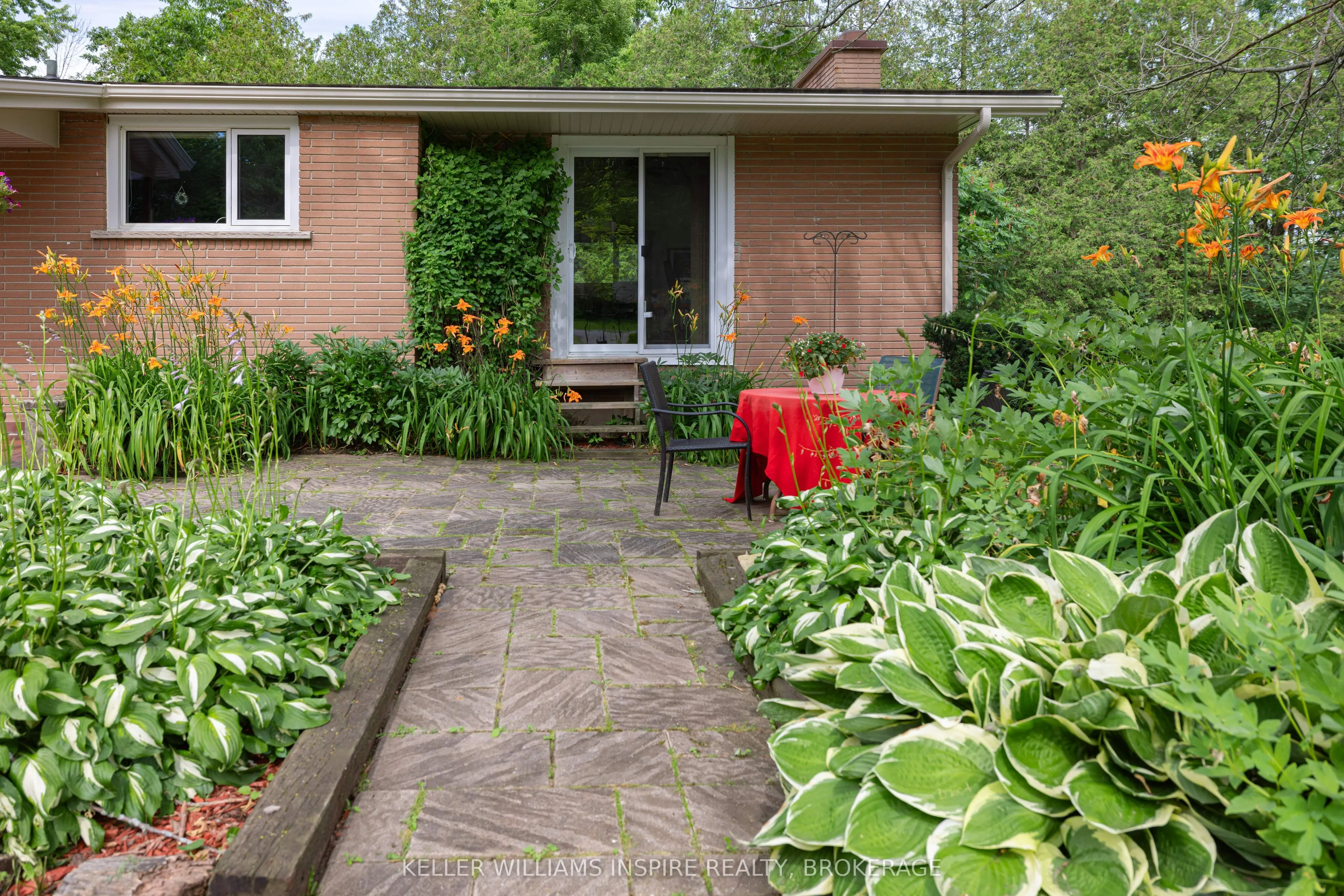 3 Helena Place