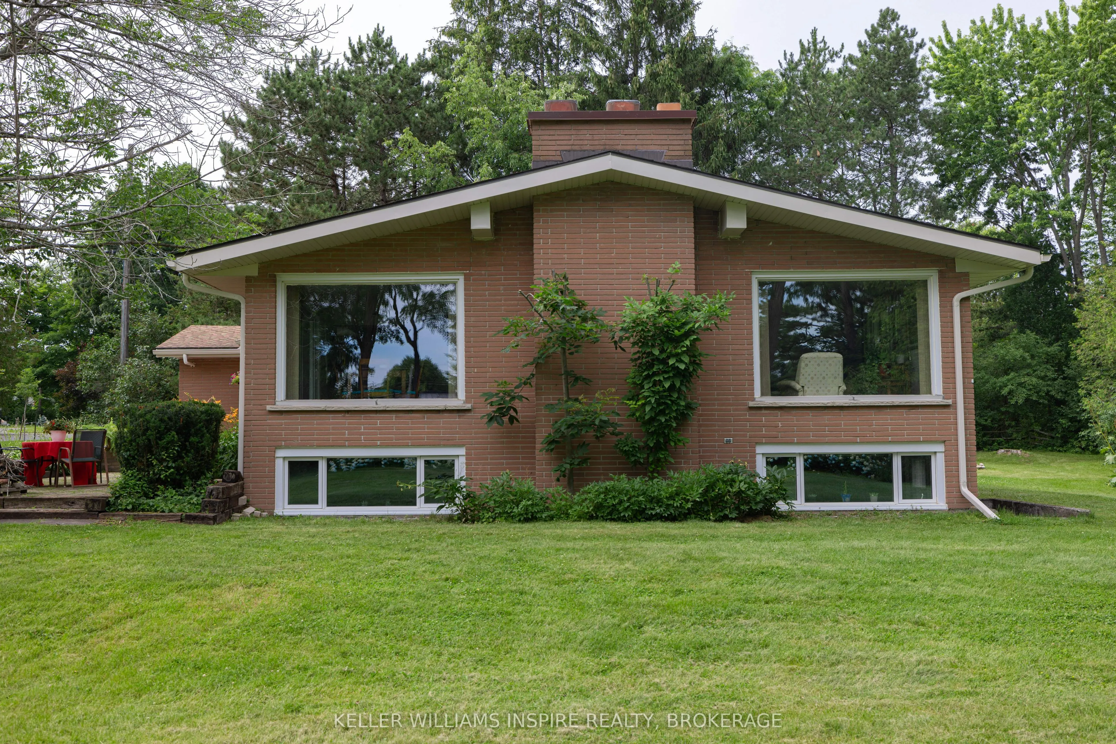 3 Helena Place