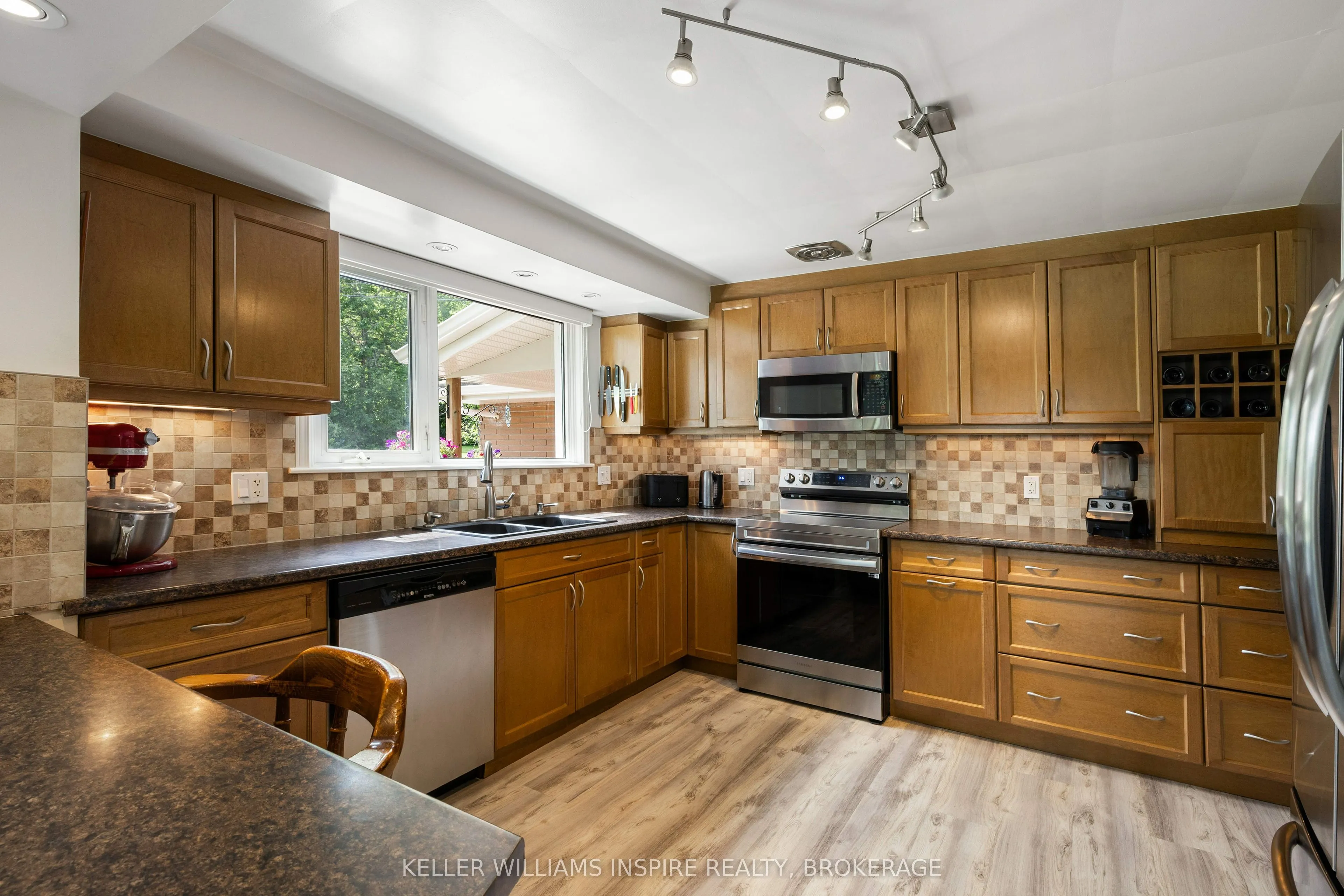 3 Helena Place