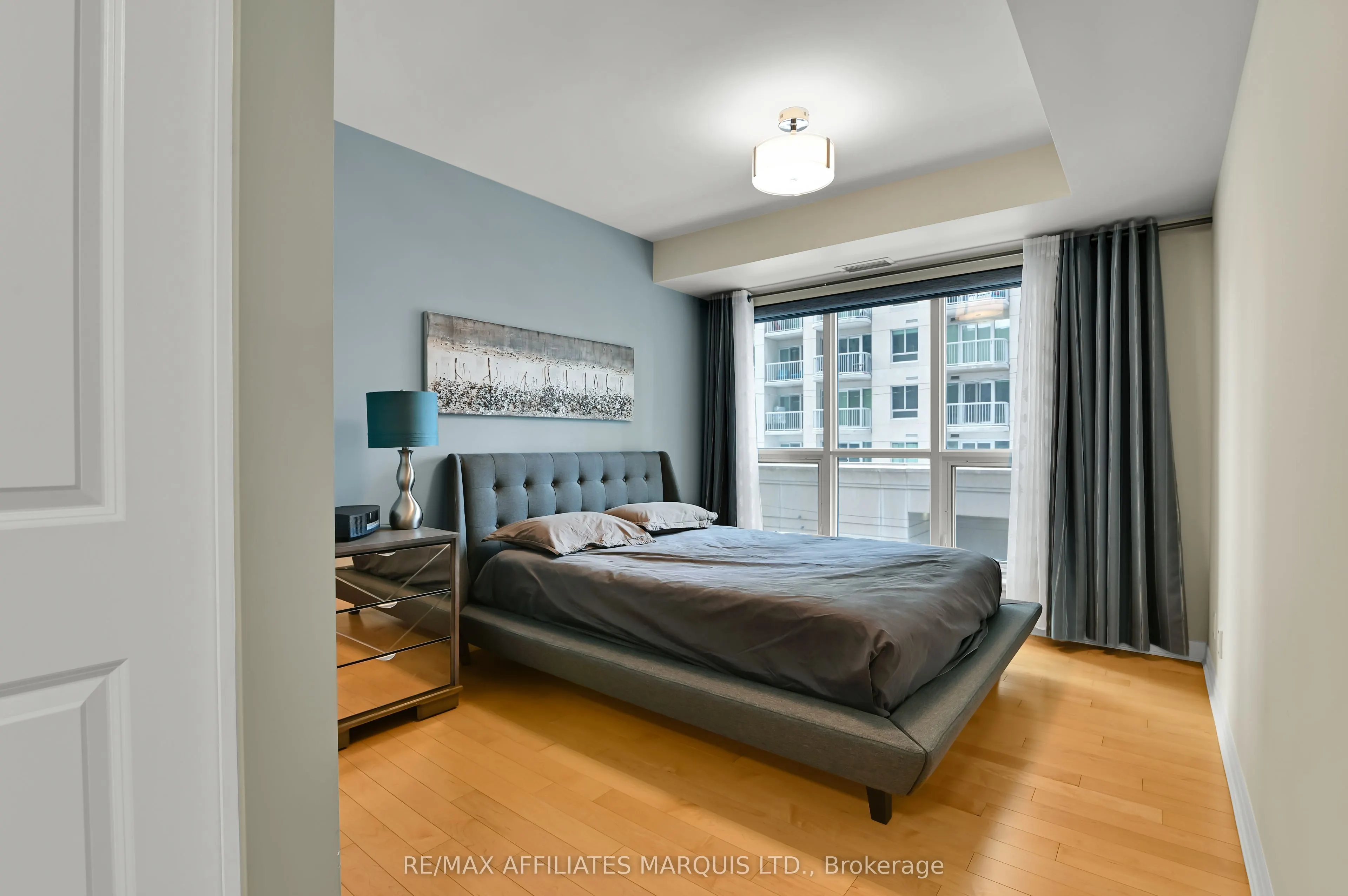 242 Rideau Street, #301