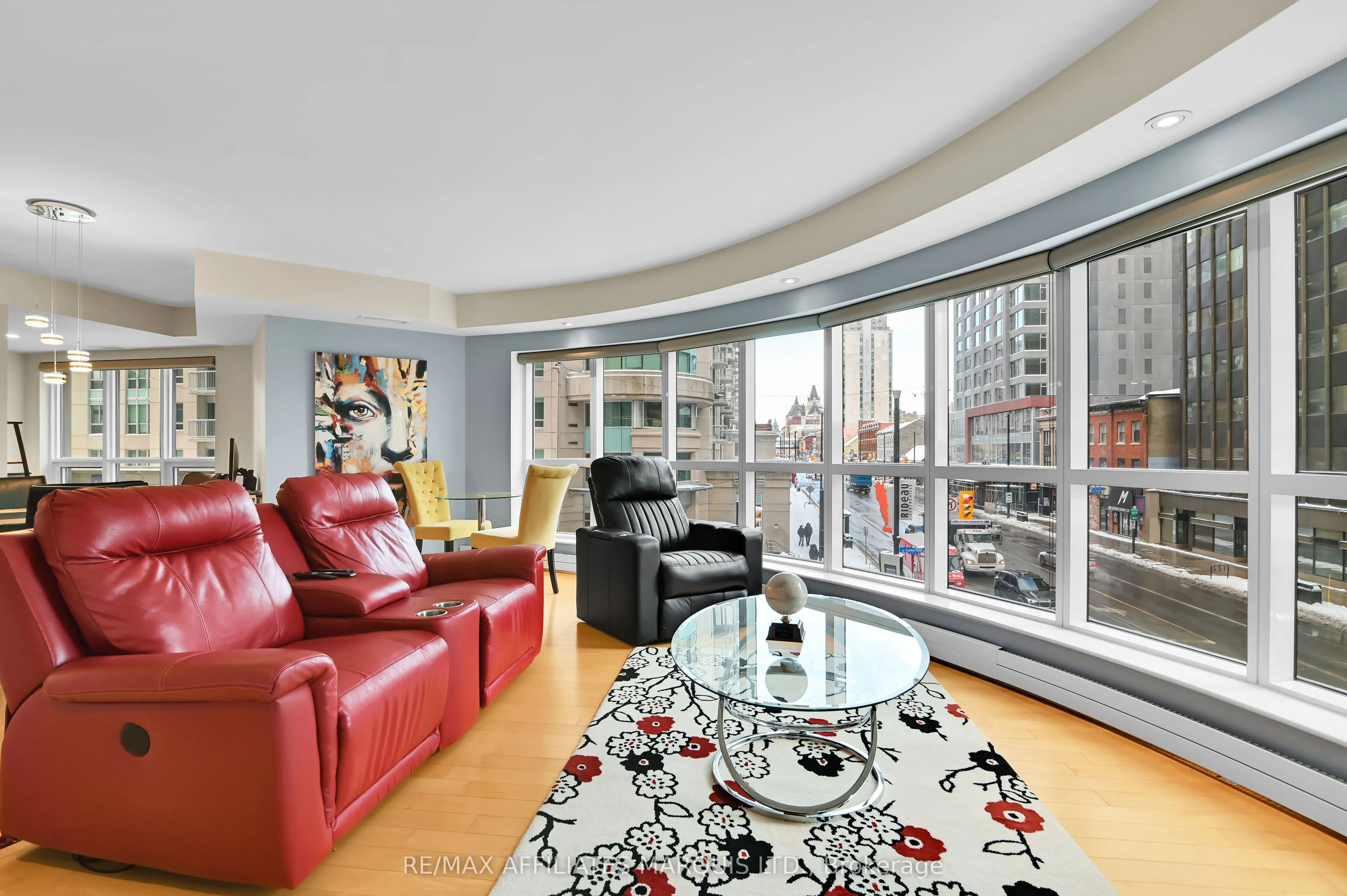 242 Rideau Street, #301