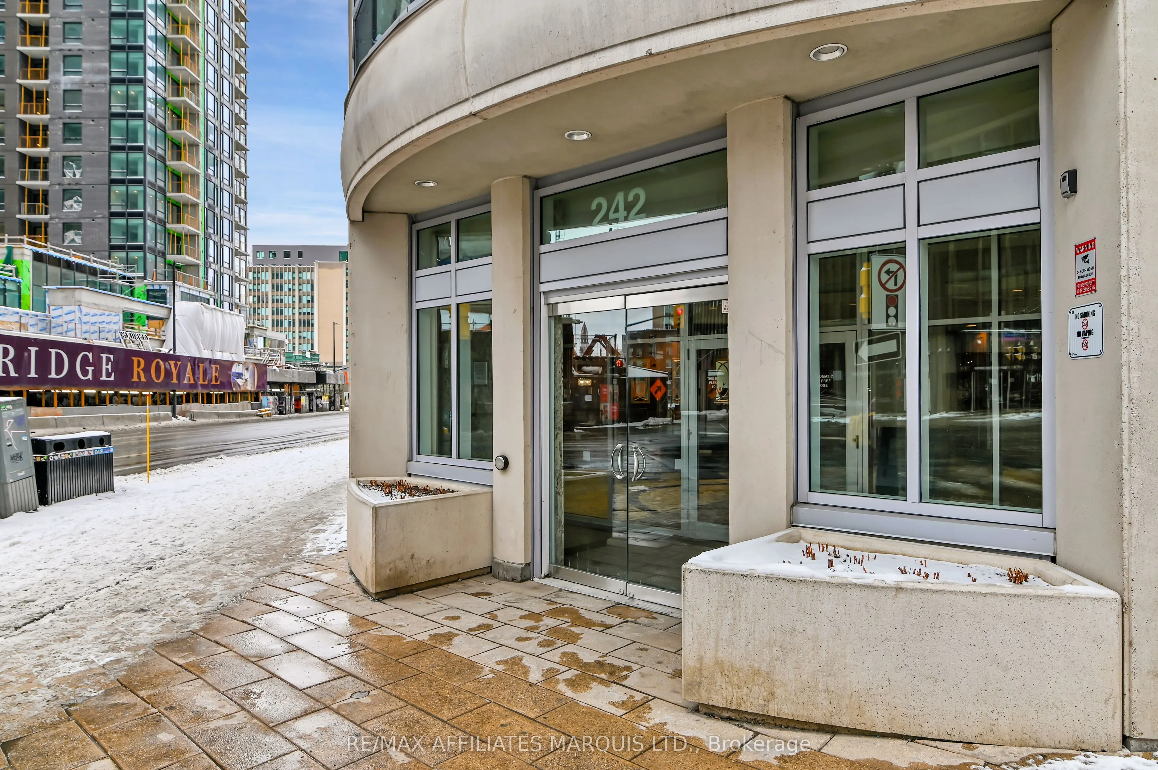 242 Rideau Street, #301
