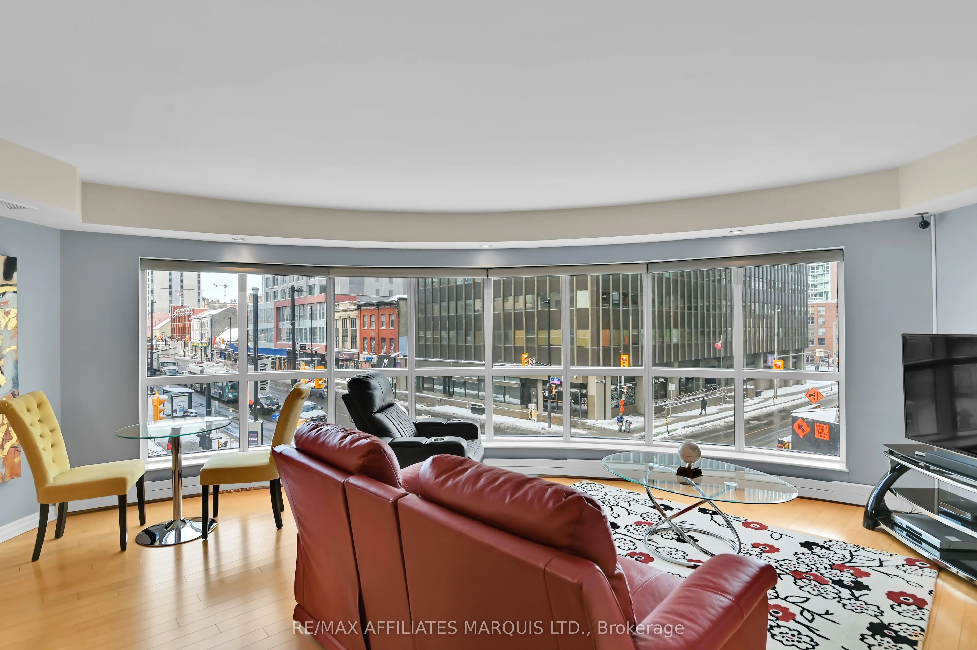 242 Rideau Street, #301
