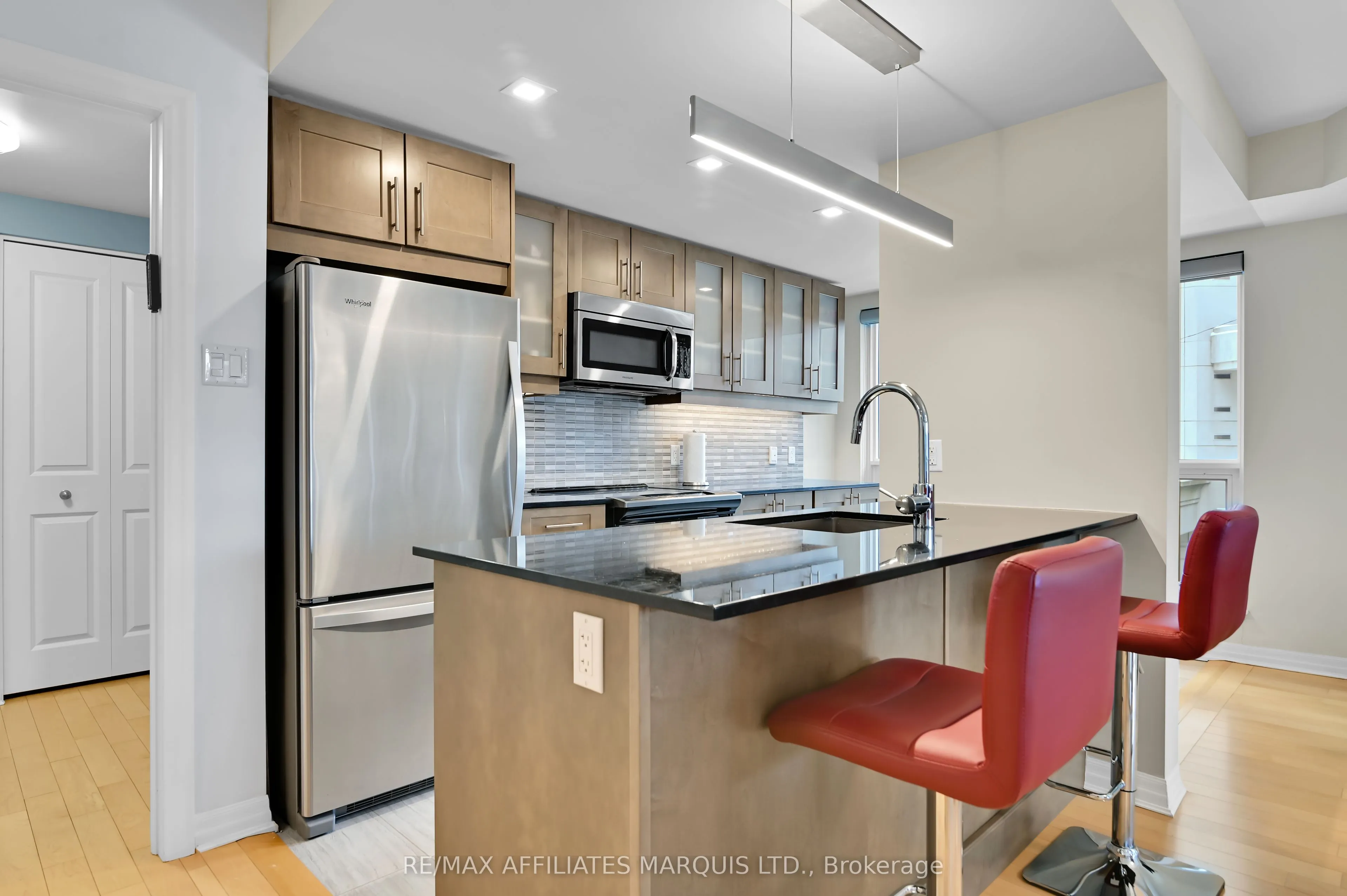 242 Rideau Street, #301