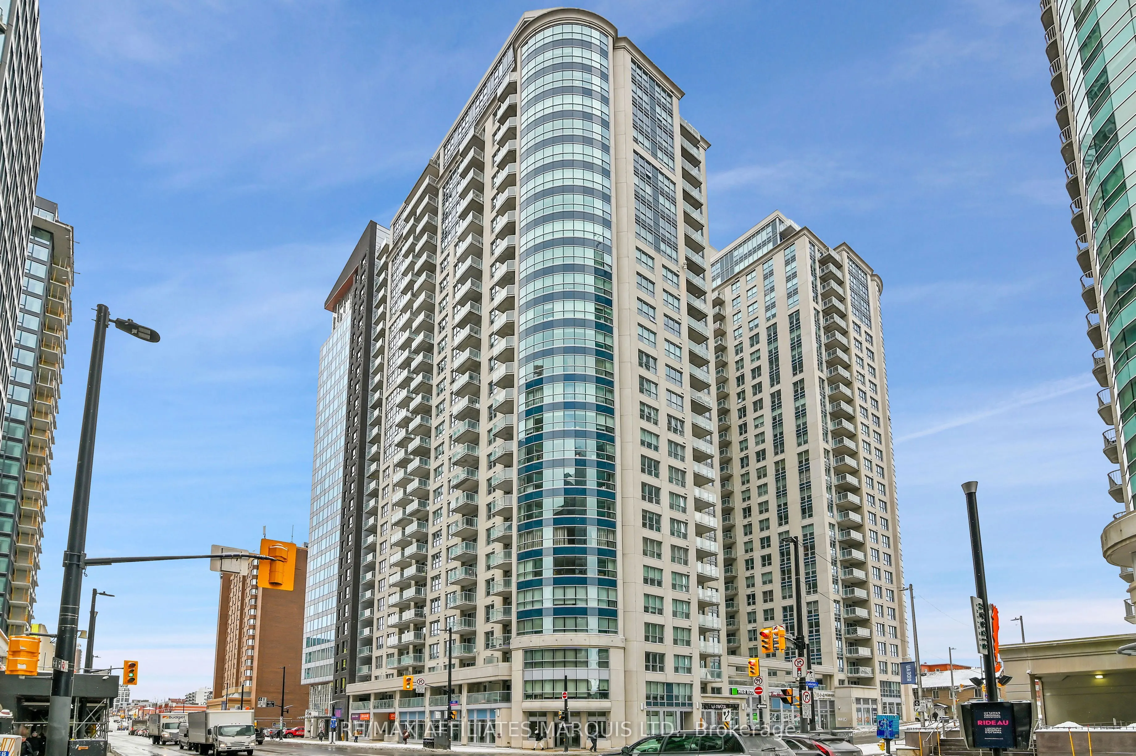 242 Rideau Street, #301