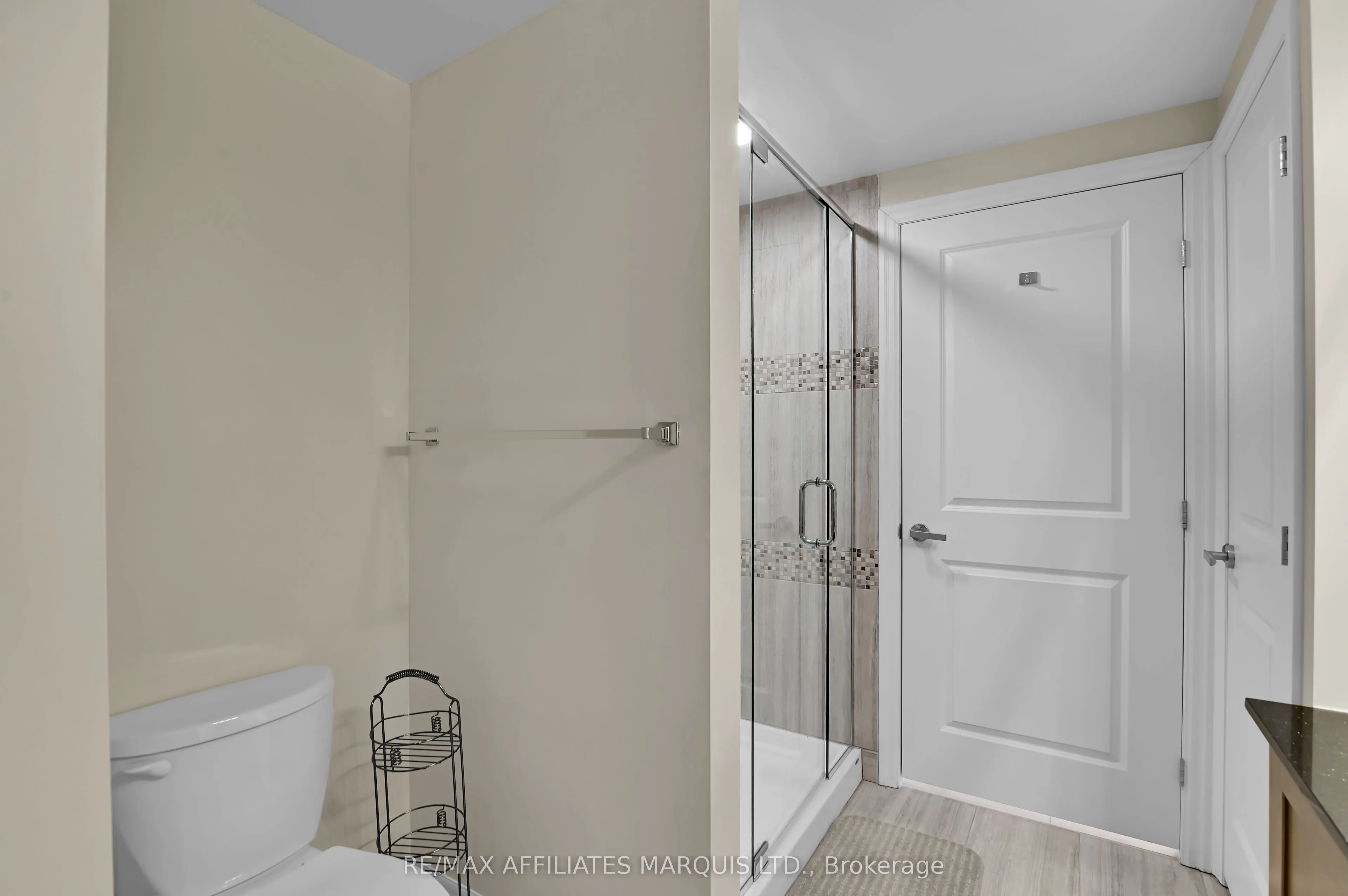 242 Rideau Street, #301