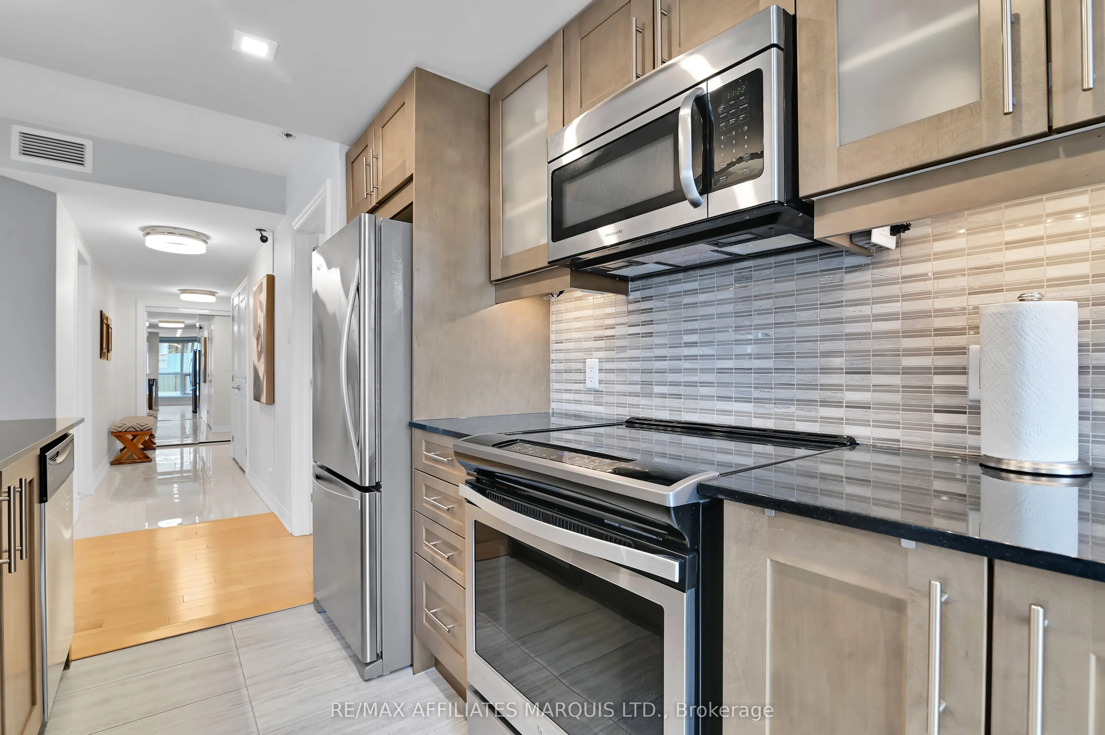 242 Rideau Street, #301
