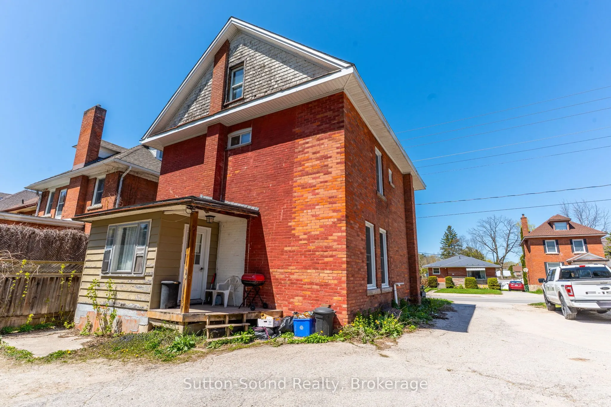353 6th Street E