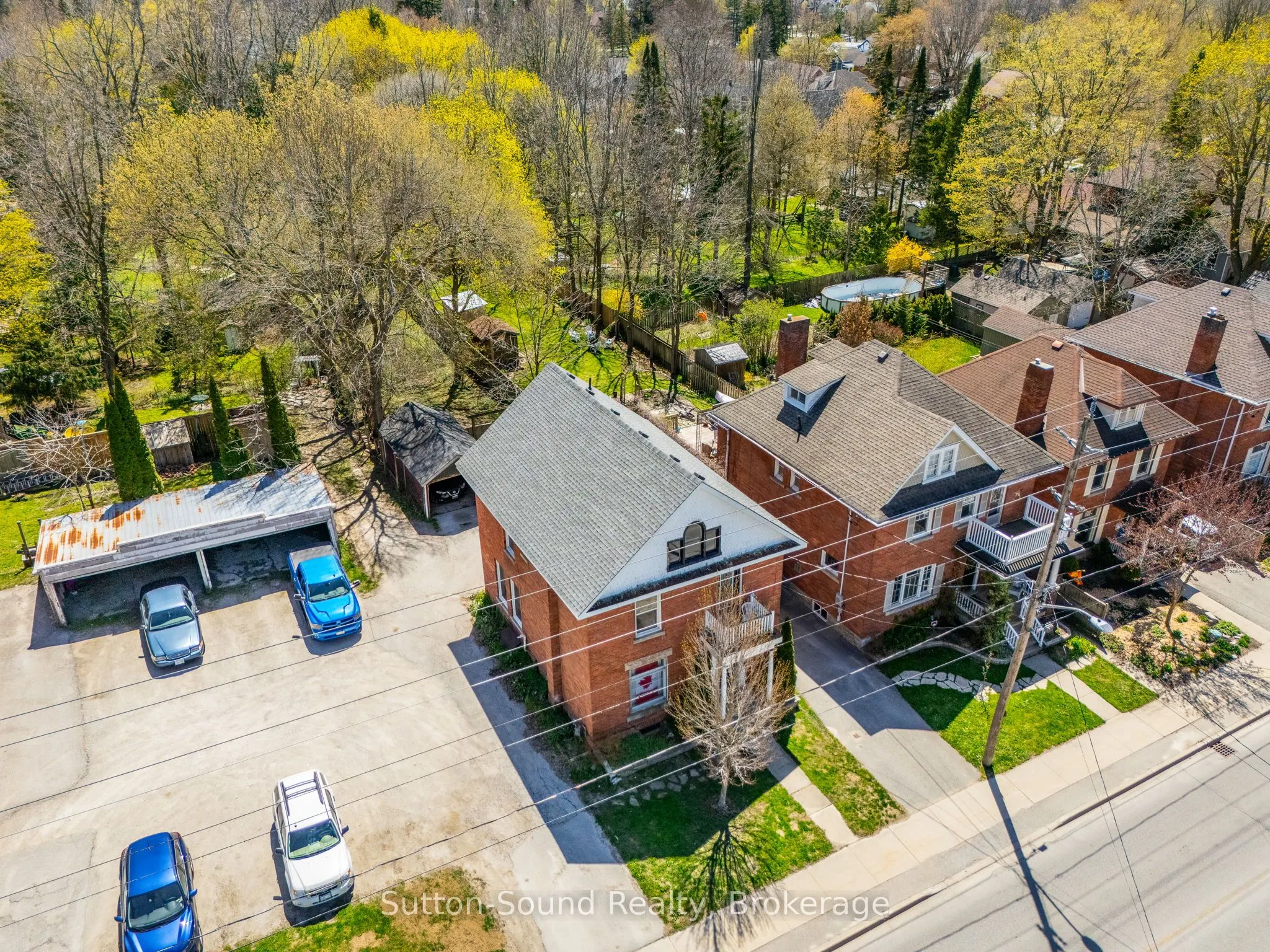 353 6th Street E