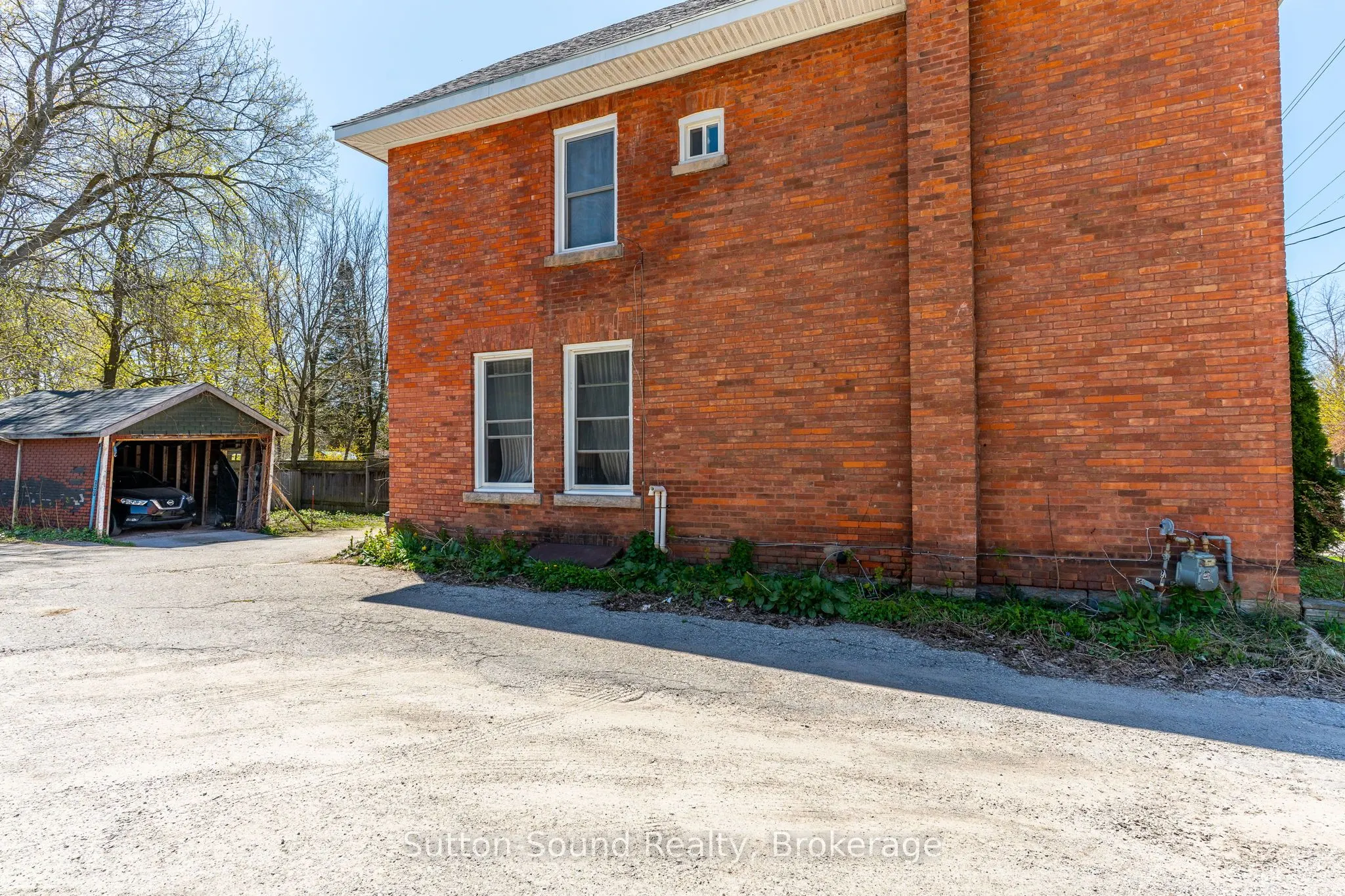 353 6th Street E