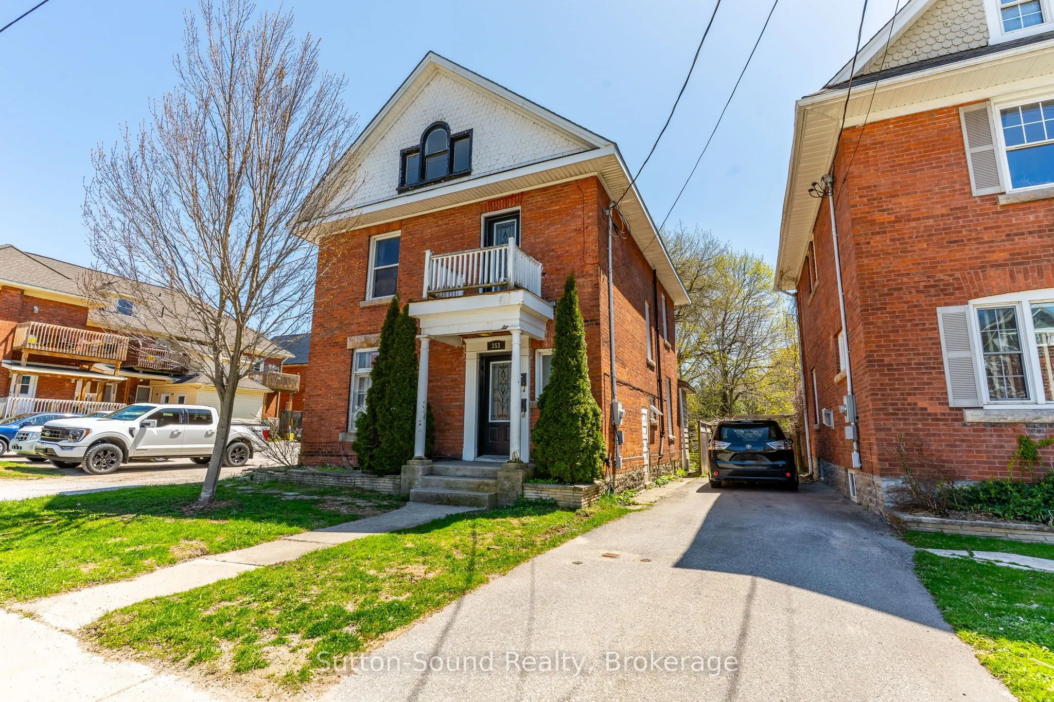 353 6th Street E