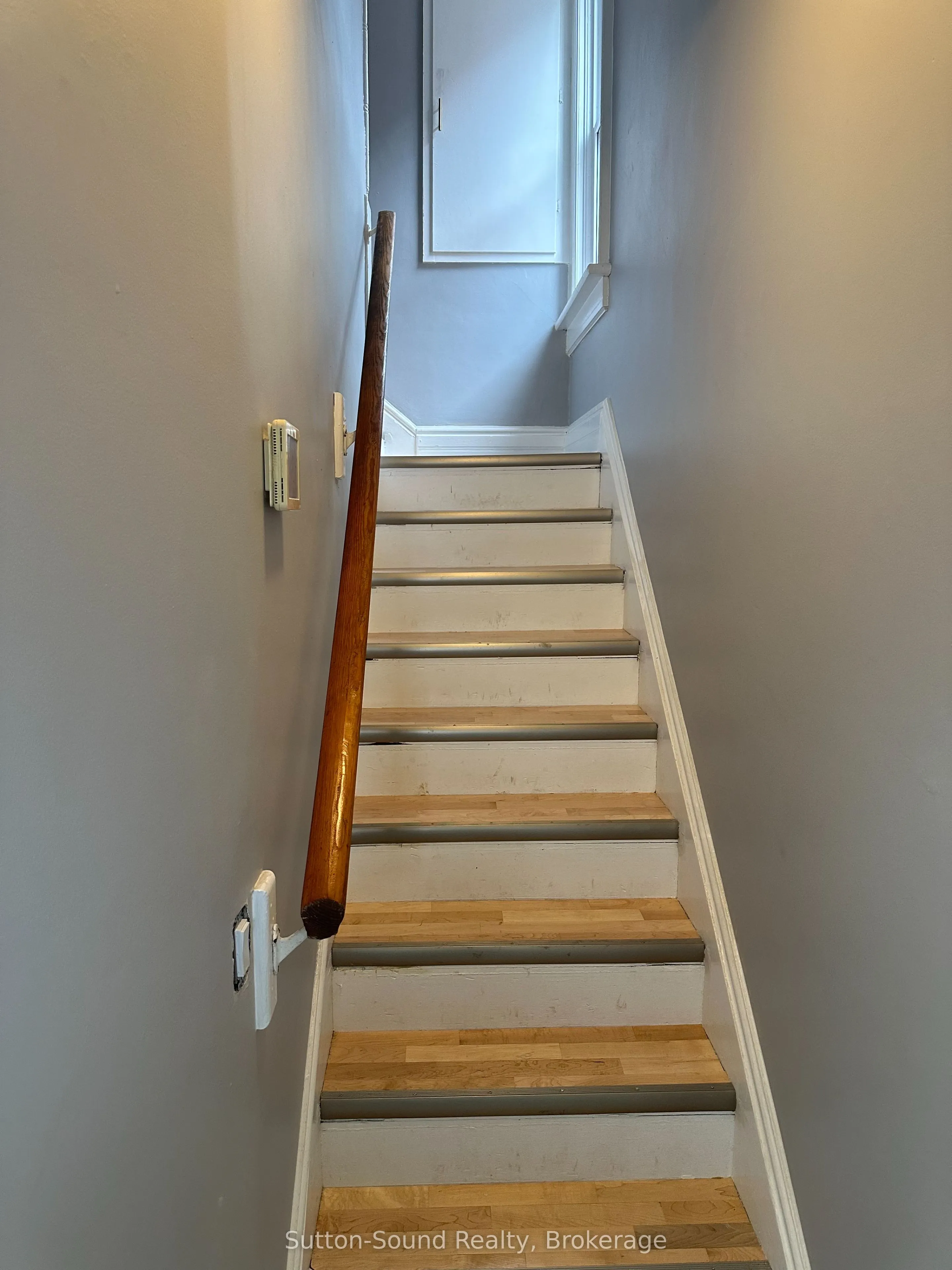 353 6th Street E
