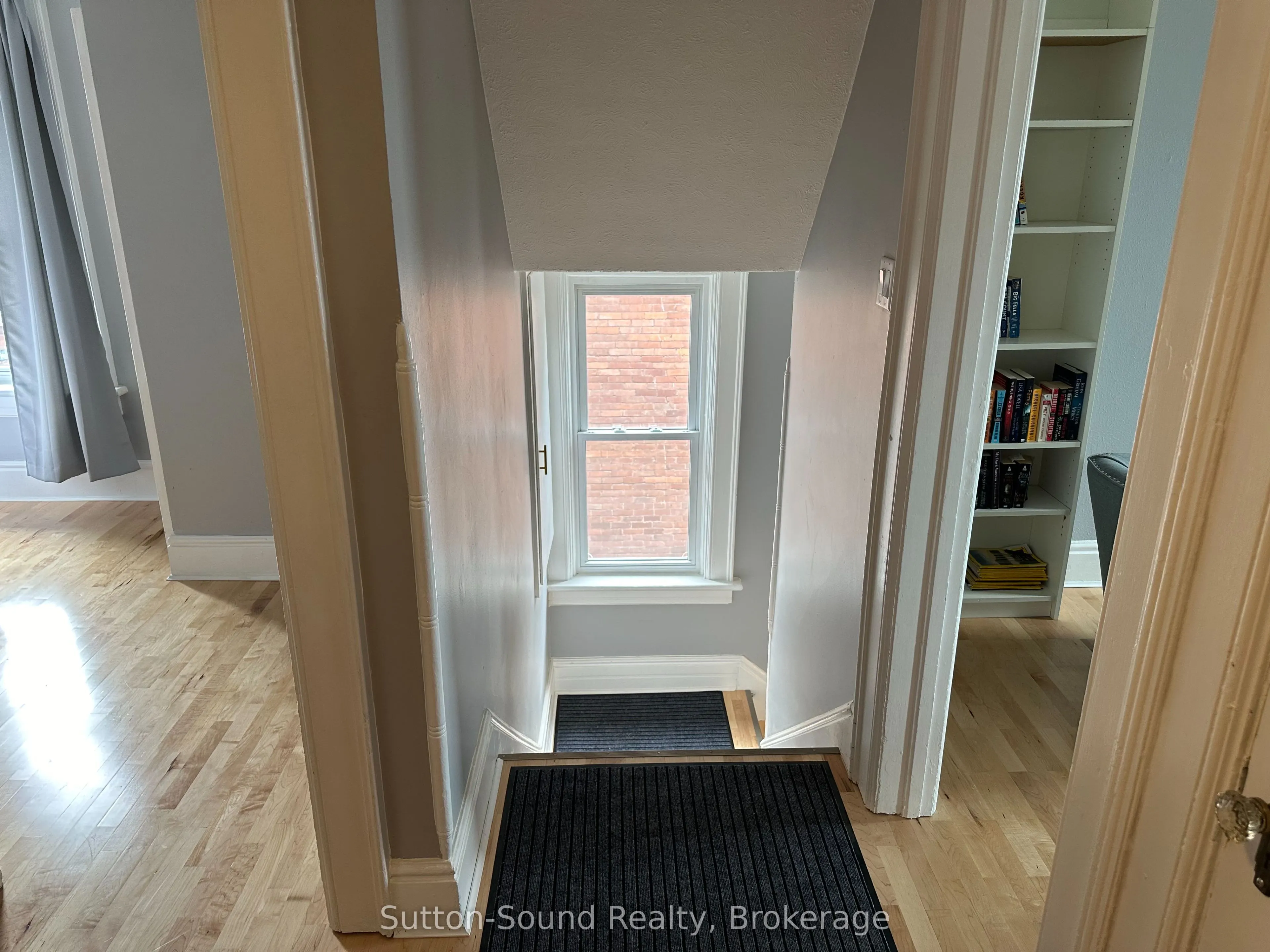 353 6th Street E