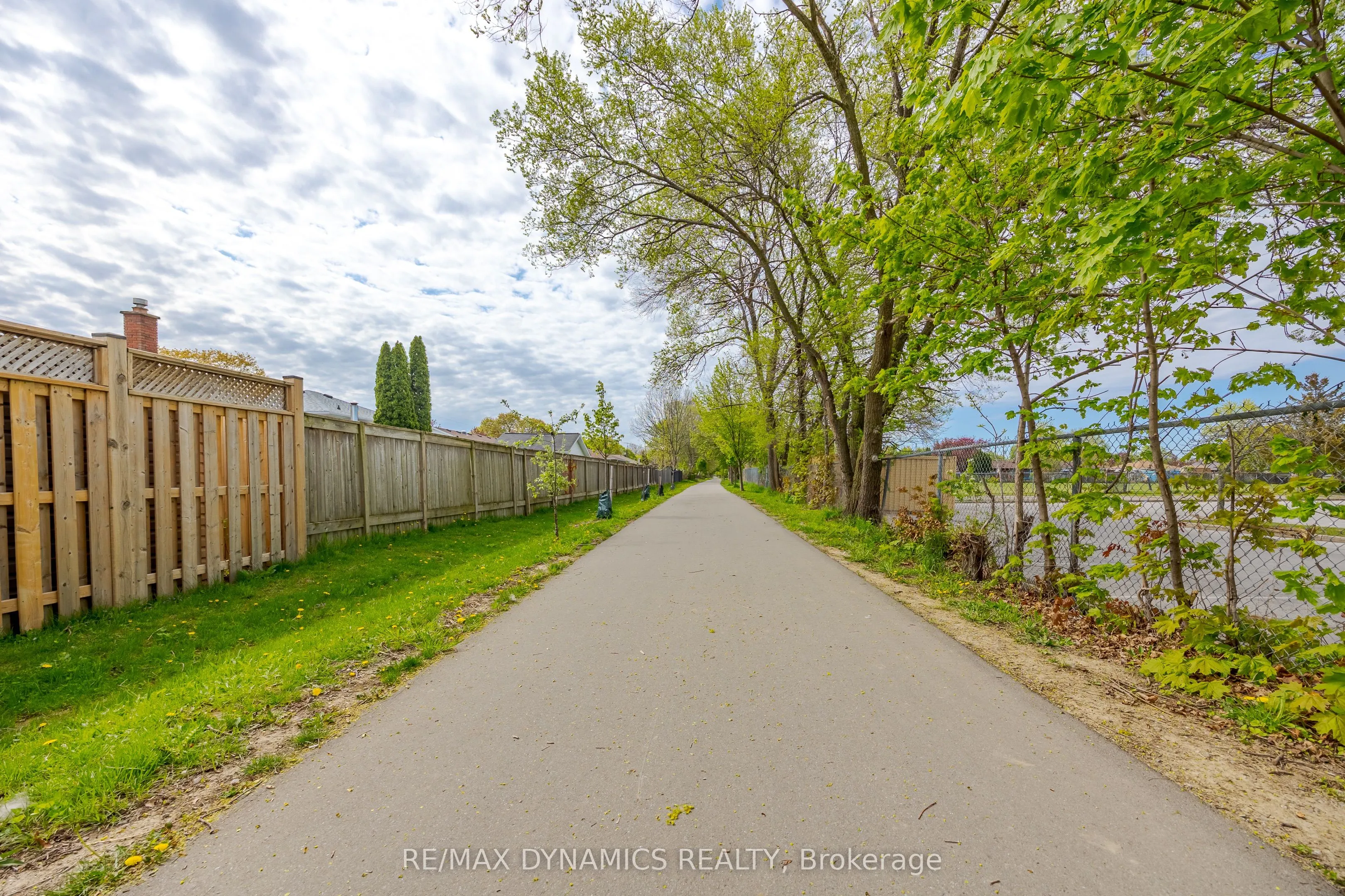87 Rochelle Drive