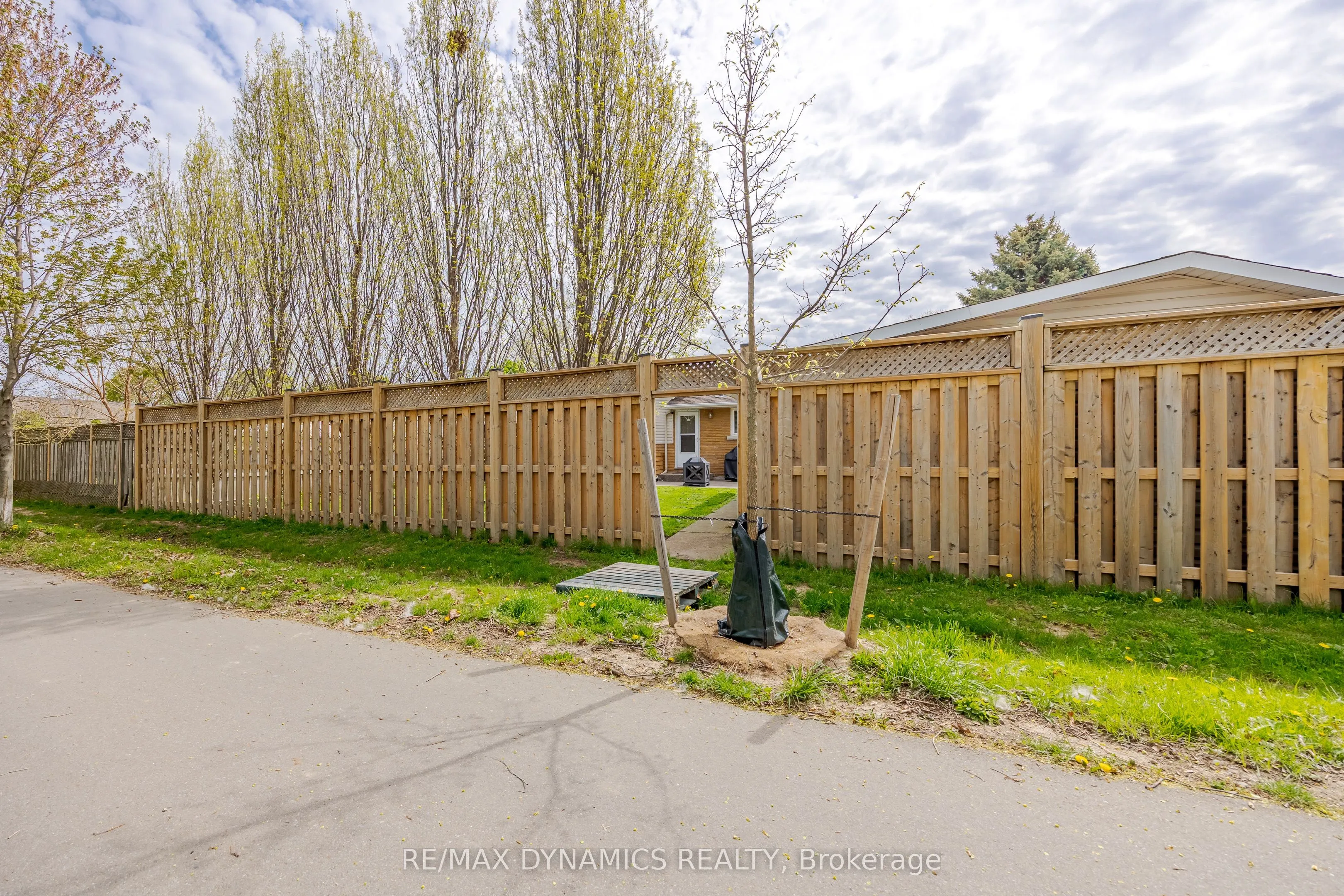 87 Rochelle Drive