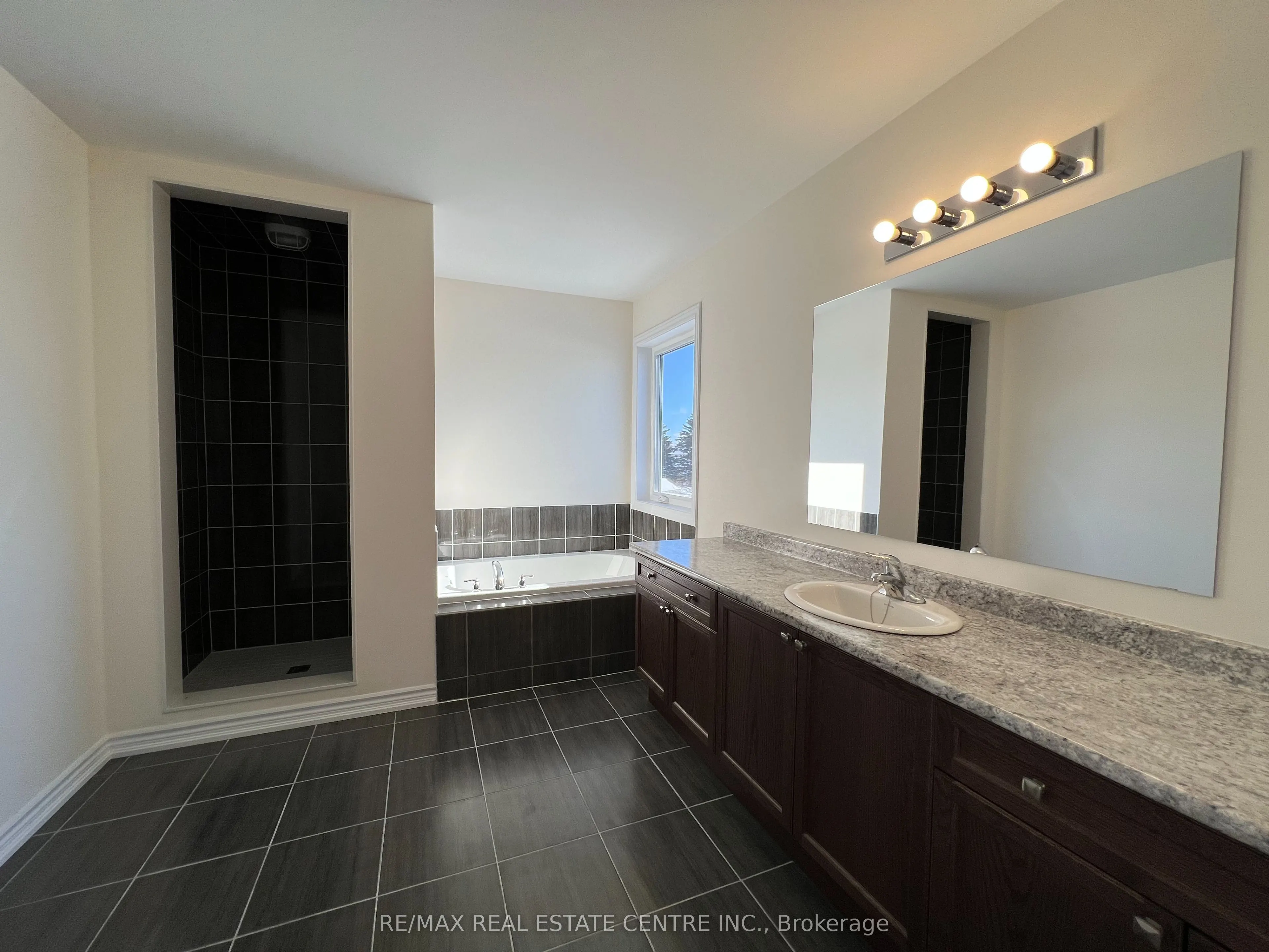 7 Todd Crescent