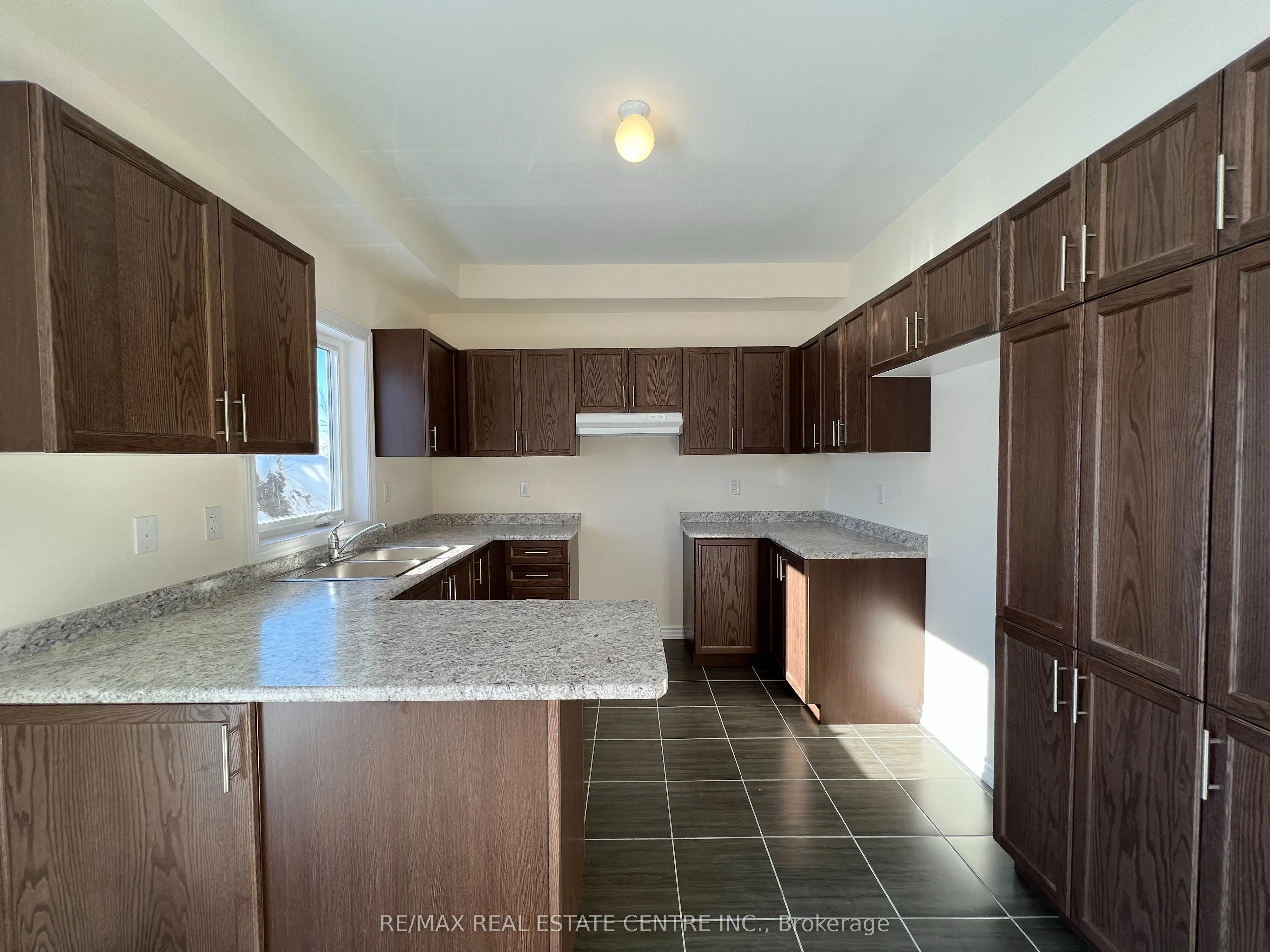 7 Todd Crescent