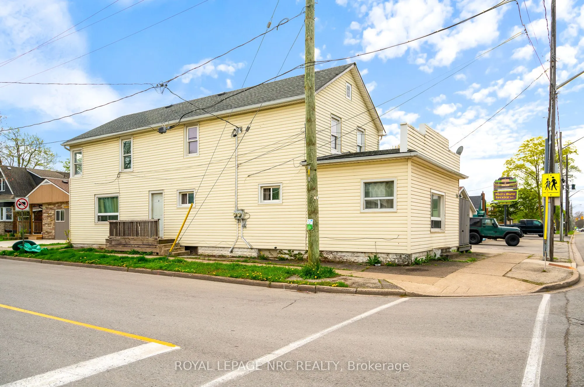 396 Main Street W